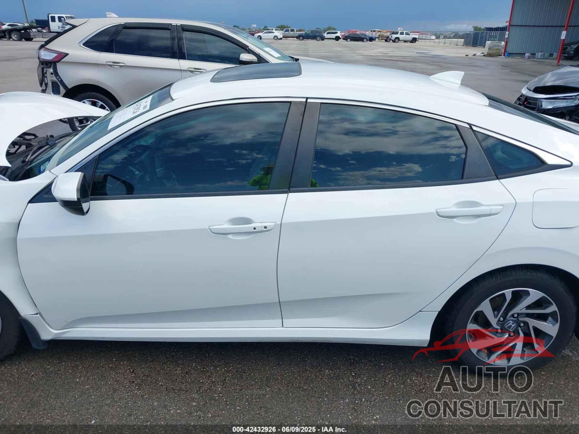 HONDA CIVIC 2017 - 19XFC2F71HE040723