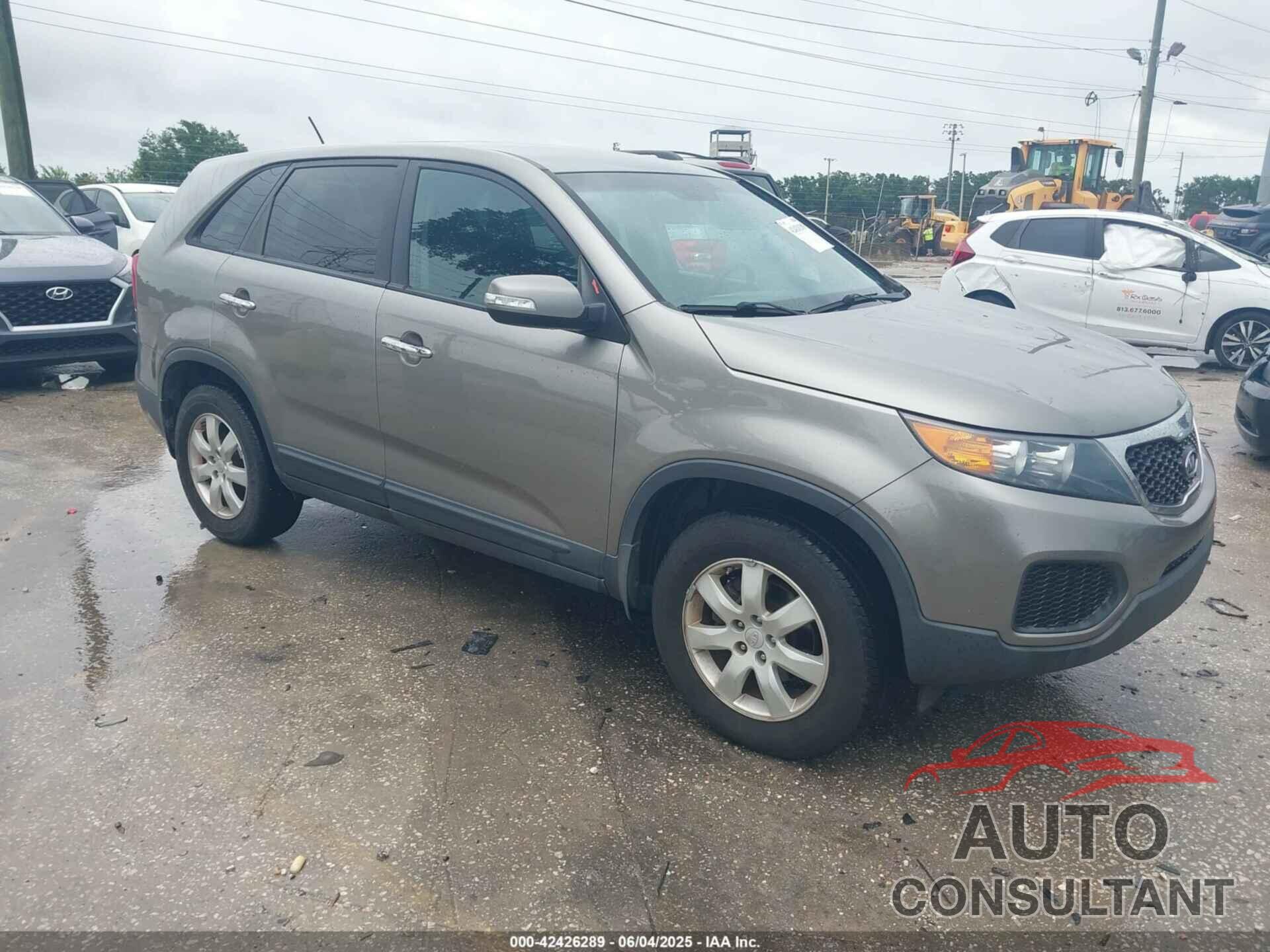 KIA SORENTO 2011 - 5XYKT3A12BG126527