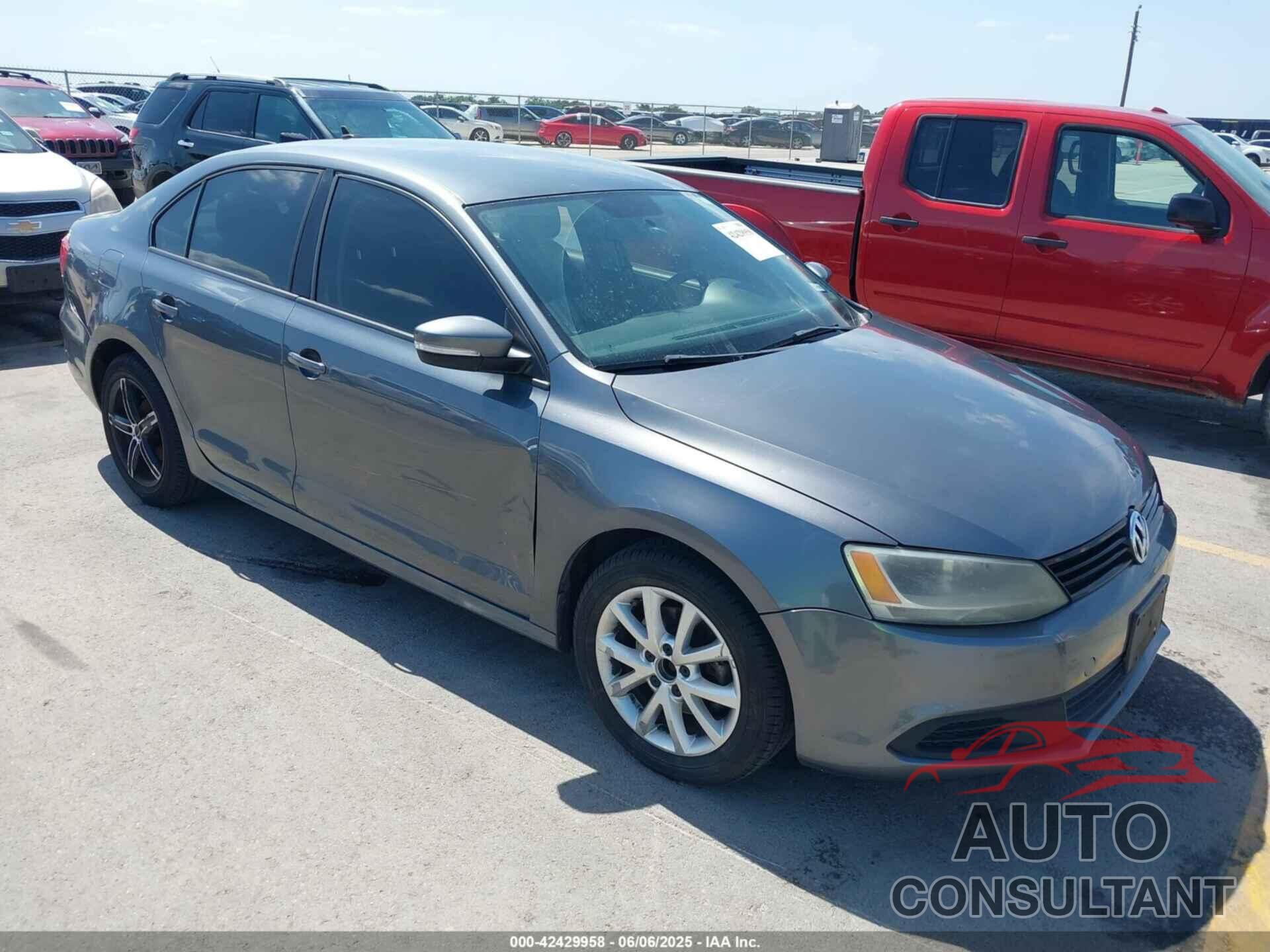 VOLKSWAGEN JETTA 2011 - 3VWDX7AJ0BM026897