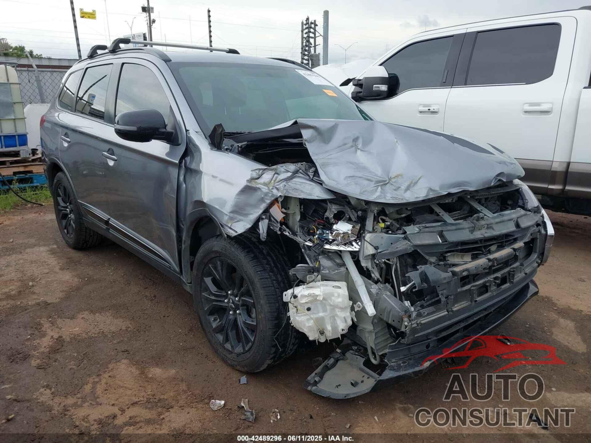 MITSUBISHI OUTLANDER 2018 - JA4AD3A36JZ054056