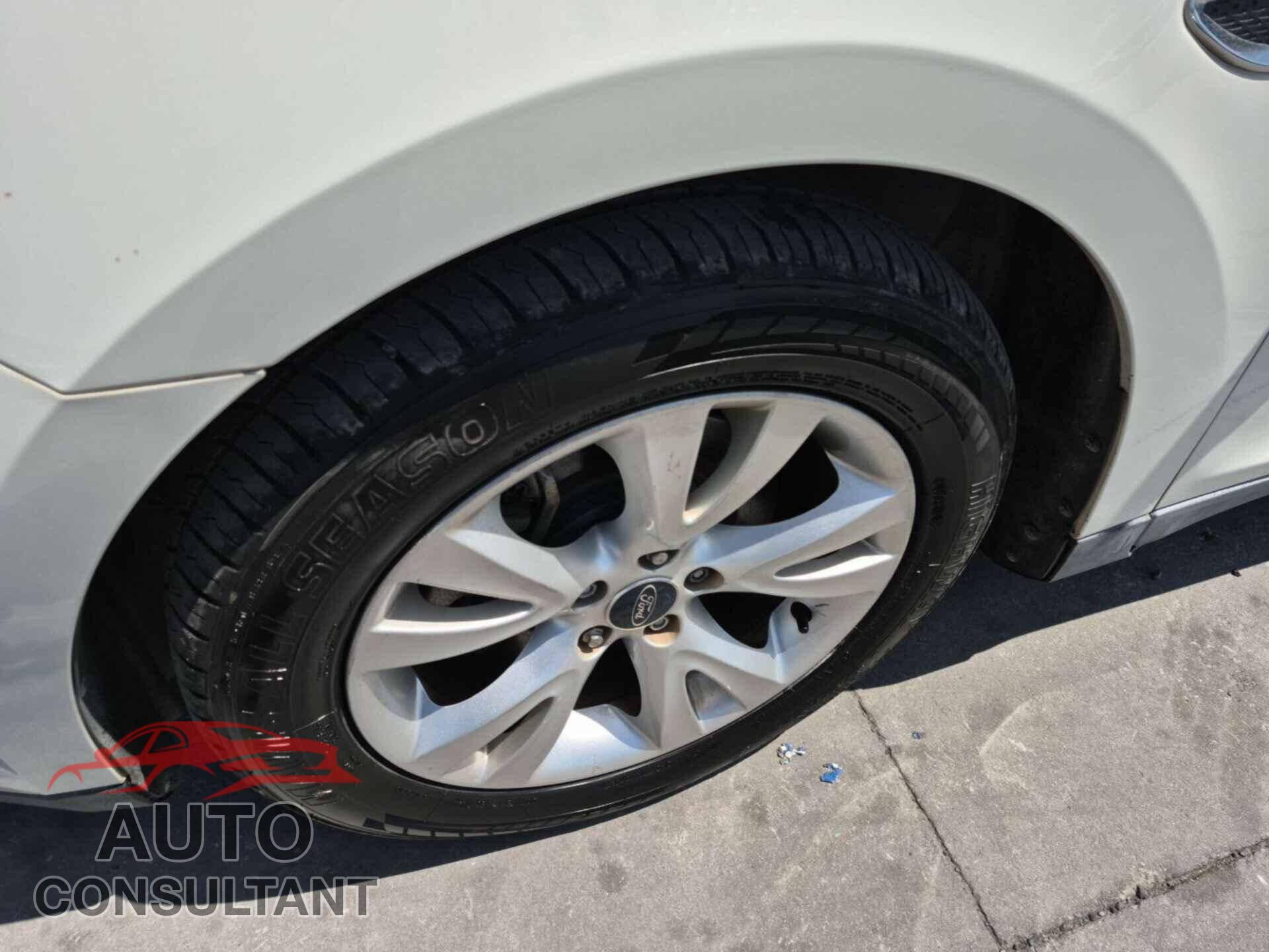 FORD TAURUS 2011 - 1FAHP2EW2BG109714