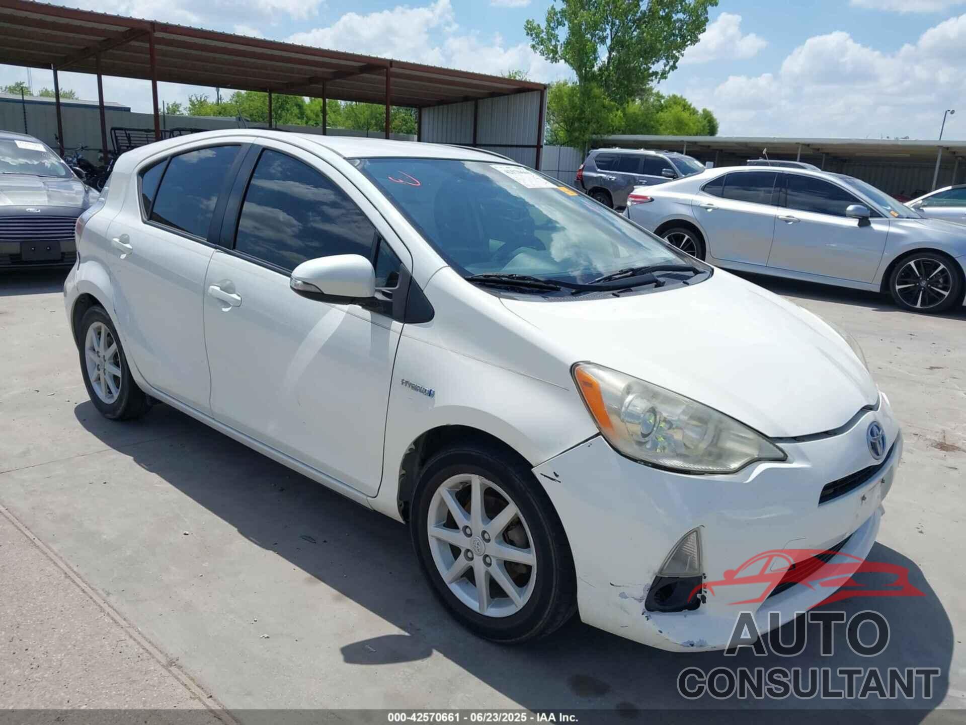 TOYOTA PRIUS C 2013 - JTDKDTB38D1545515