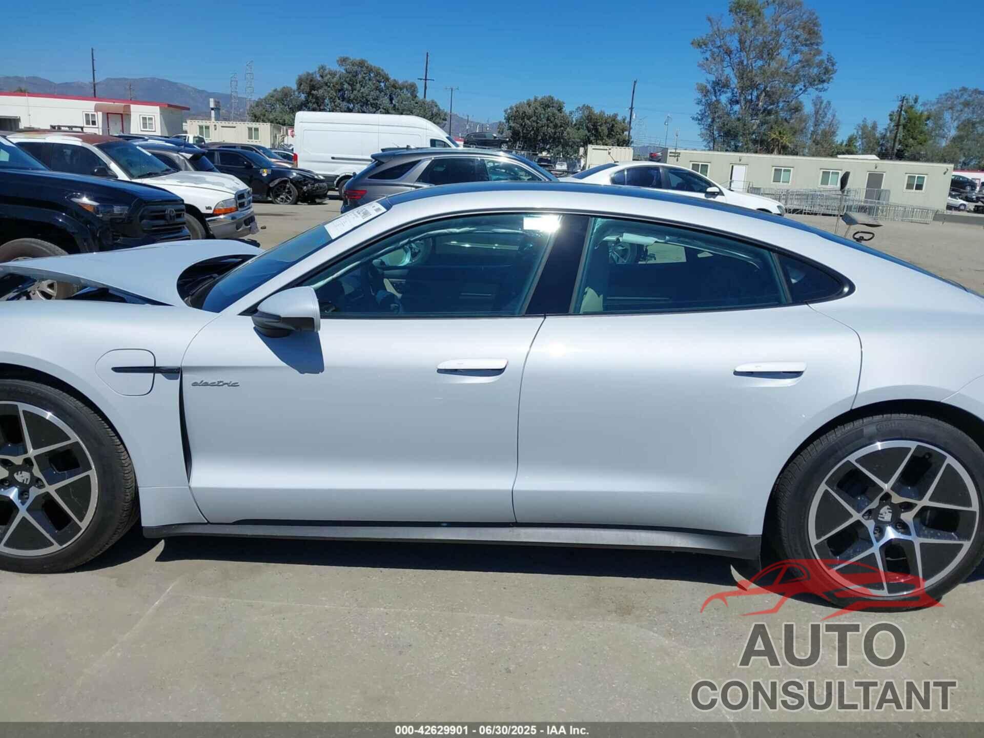 PORSCHE TAYCAN 2025 - WP0AA2Y10SSA08247