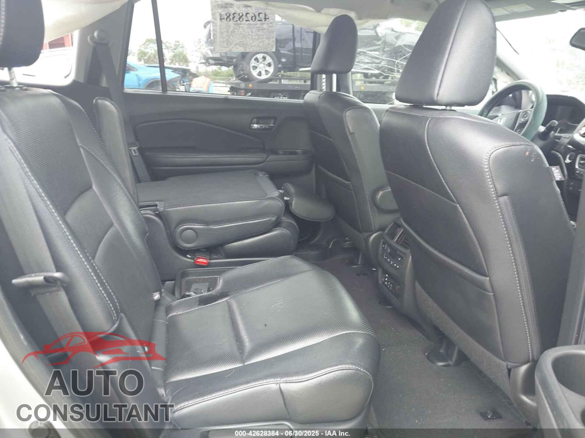 HONDA PILOT 2017 - 5FNYF6H02HB018120