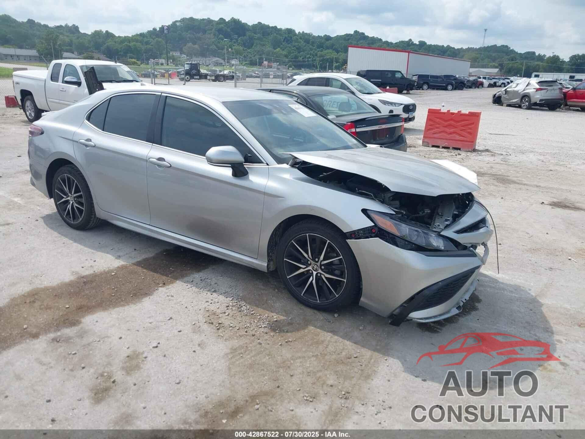 TOYOTA CAMRY 2022 - 4T1G11AK4NU047058