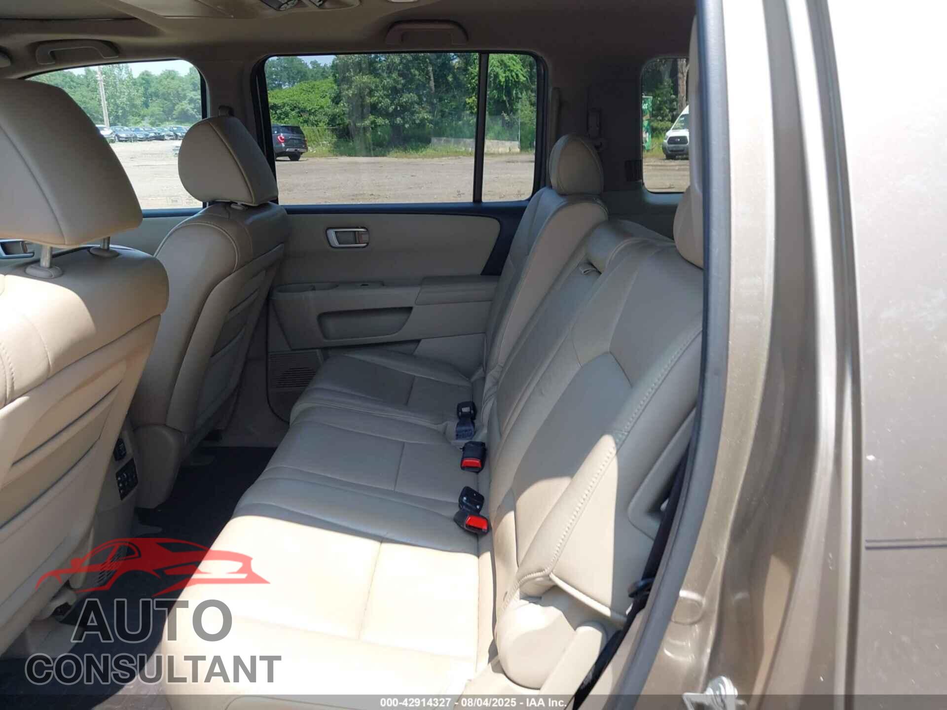 HONDA PILOT 2011 - 5FNYF4H60BB062360