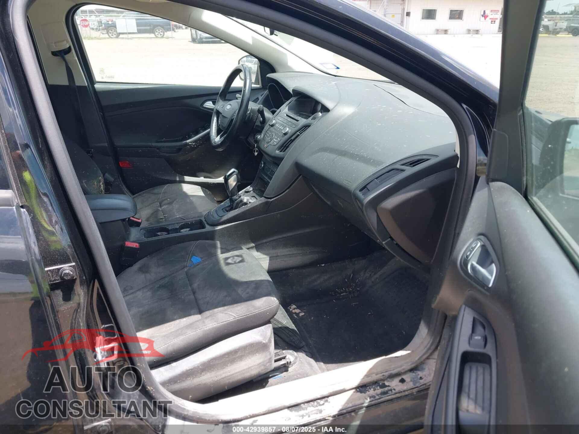 FORD FOCUS 2016 - 1FADP3F2XGL360902