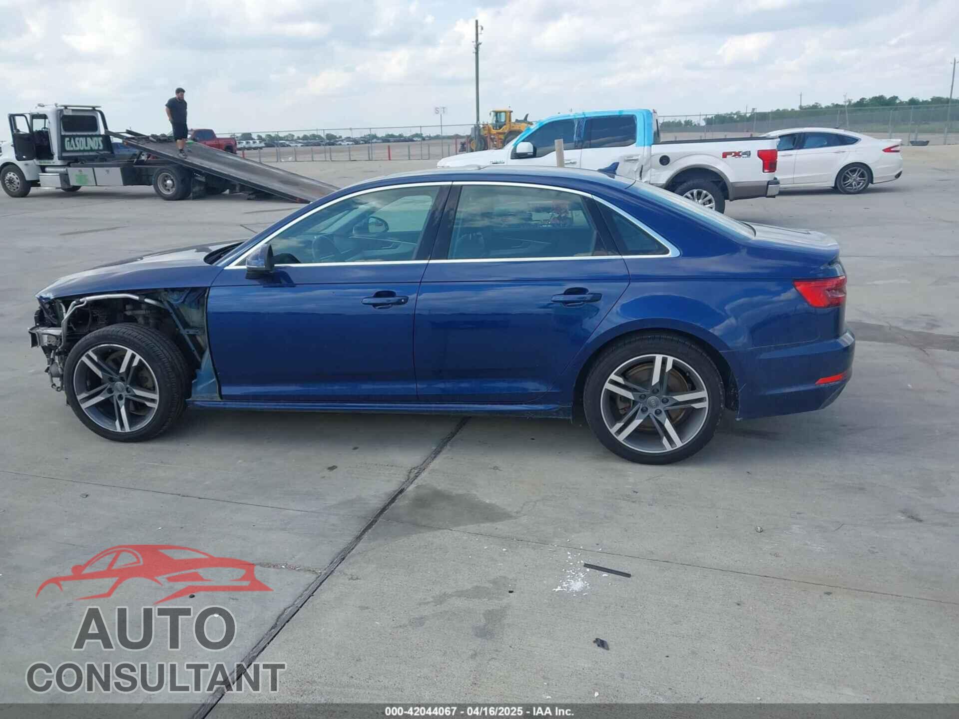 AUDI A4 2017 - WAULMAF48HN036211