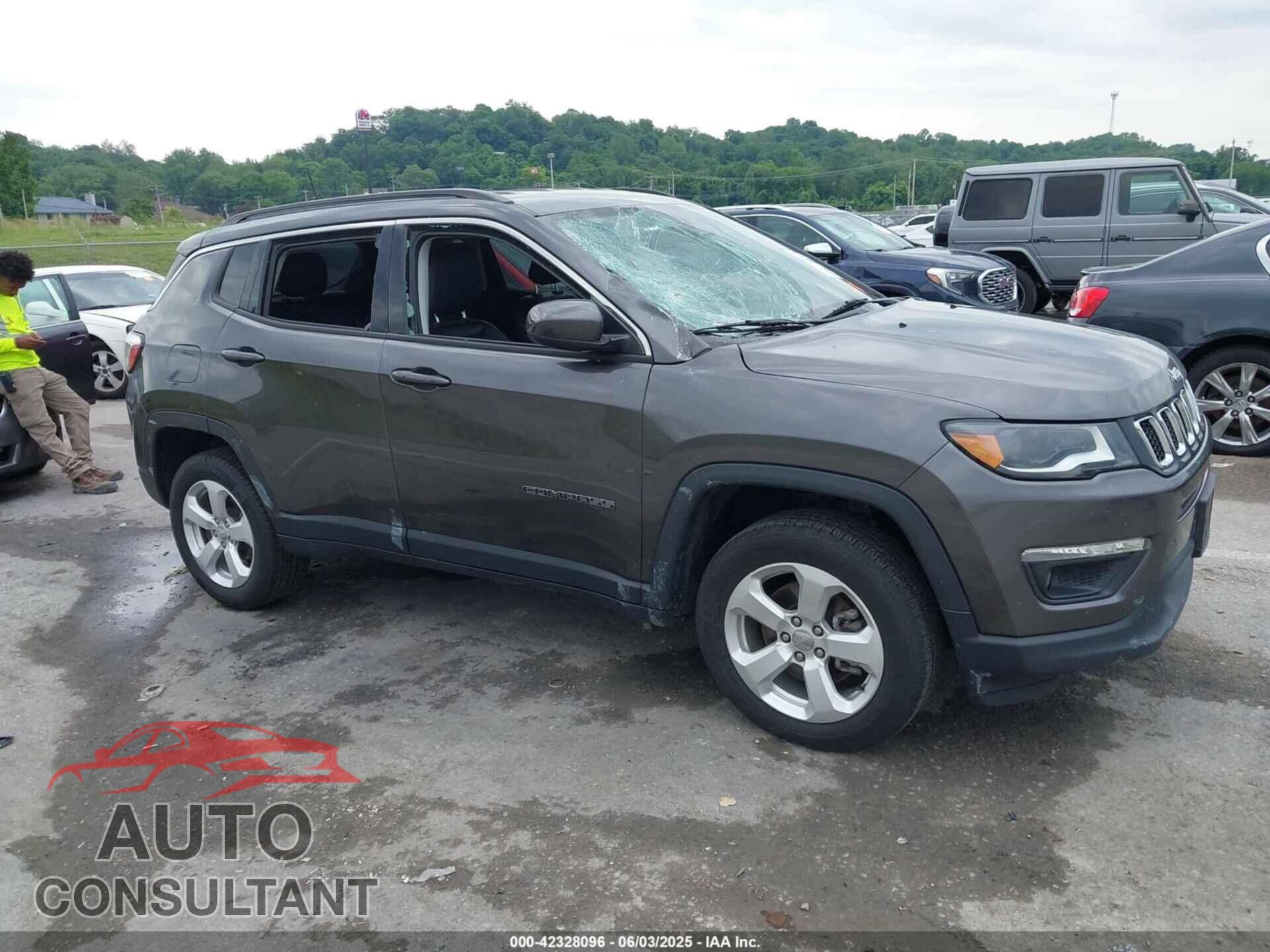 JEEP COMPASS 2018 - 3C4NJDBB4JT331354