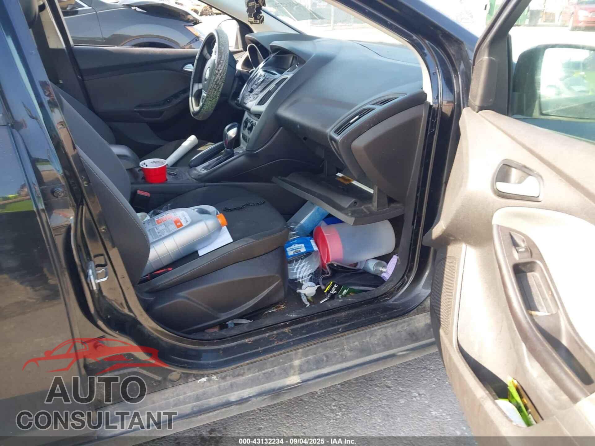 FORD FOCUS 2013 - 1FADP3F2XDL163157