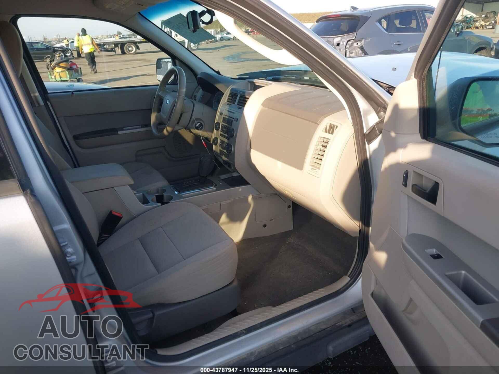 FORD ESCAPE 2010 - 1FMCU9DG2AKB65563