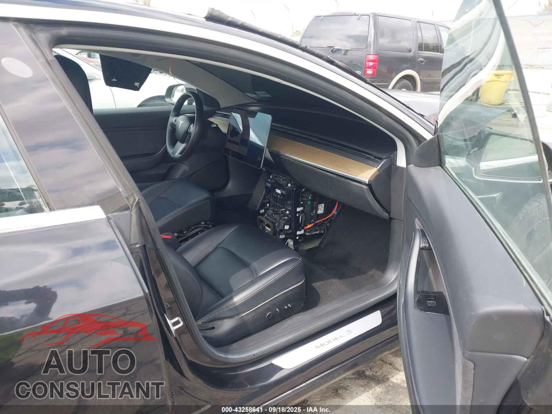 TESLA MODEL 3 2018 - 5YJ3E1EA4JF070268