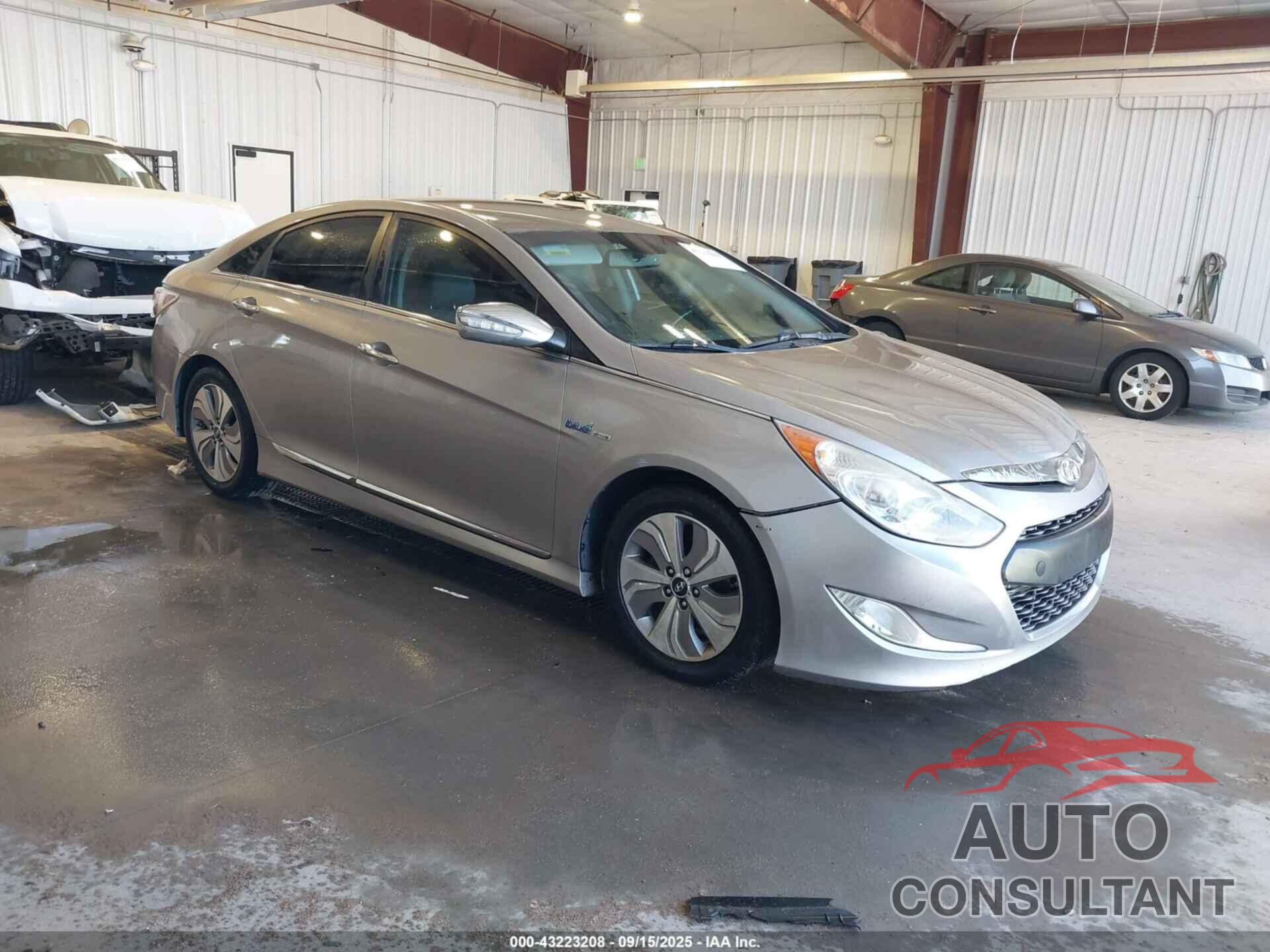 HYUNDAI SONATA HYBRID 2013 - KMHEC4A45DA079554