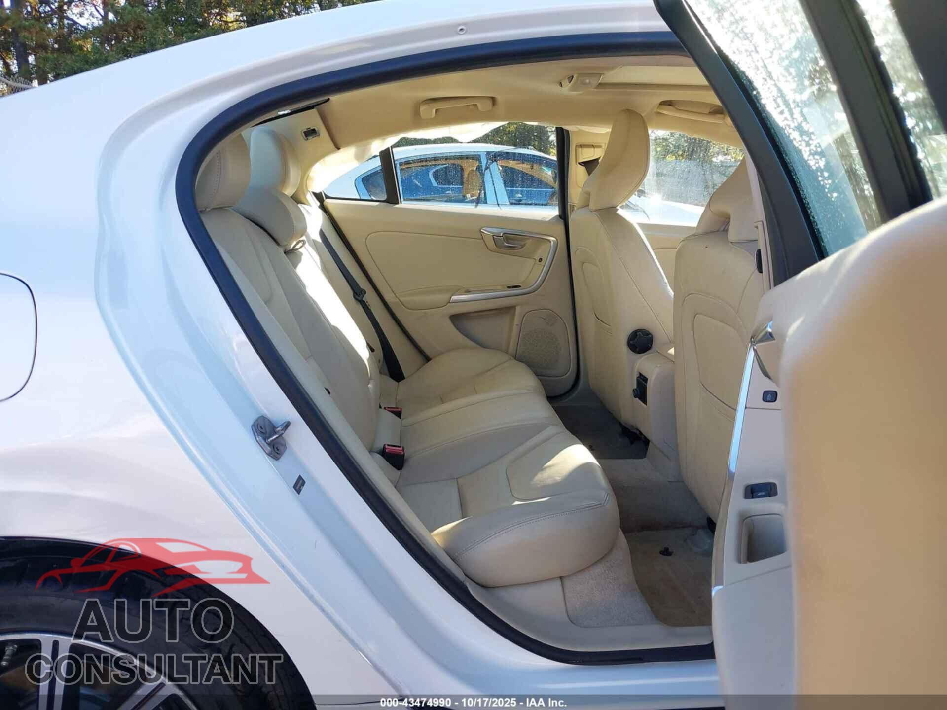 VOLVO S60 2015 - YV1612TK5F2335472