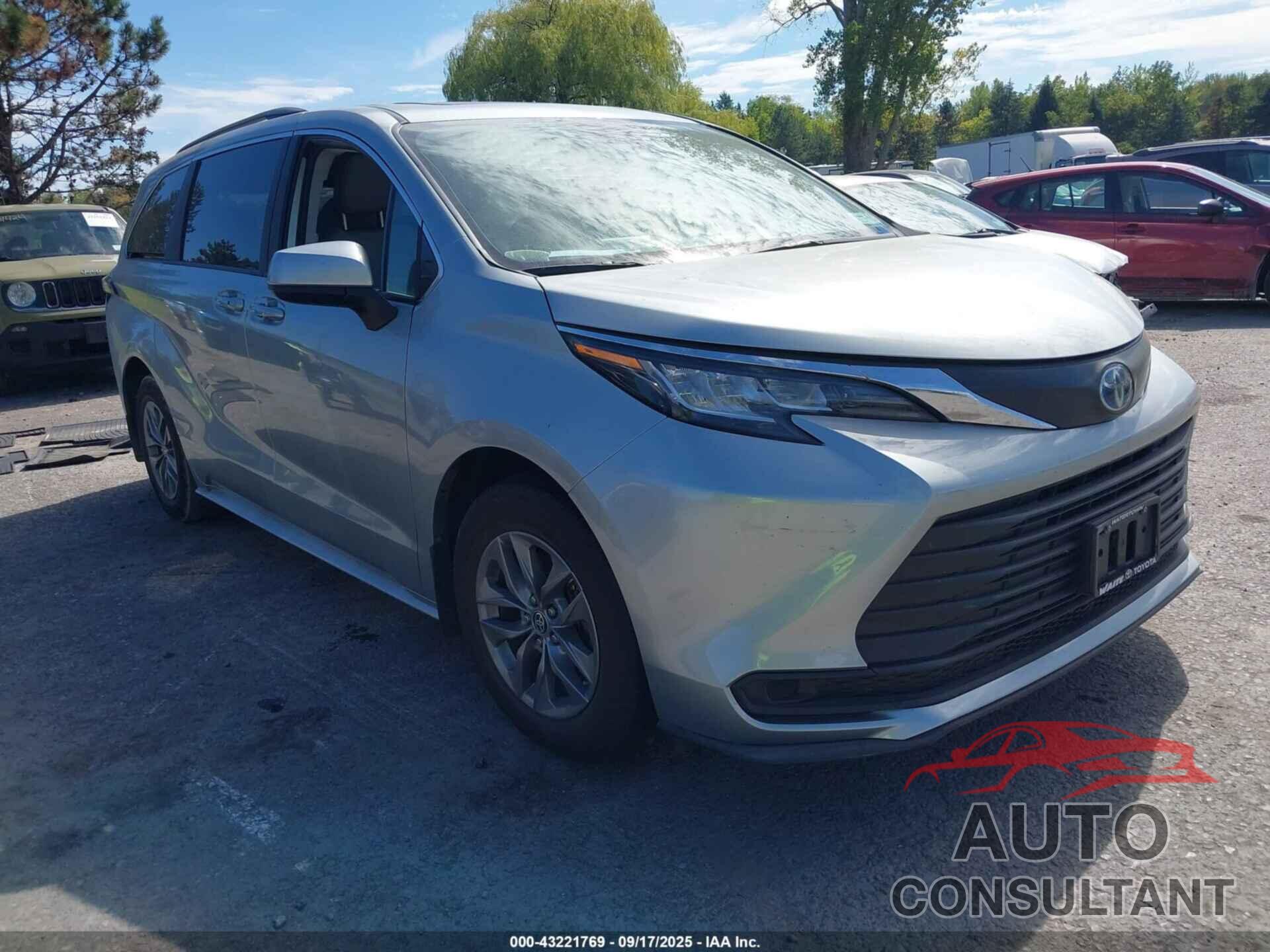 TOYOTA SIENNA 2023 - 5TDBSKFC8PS098797