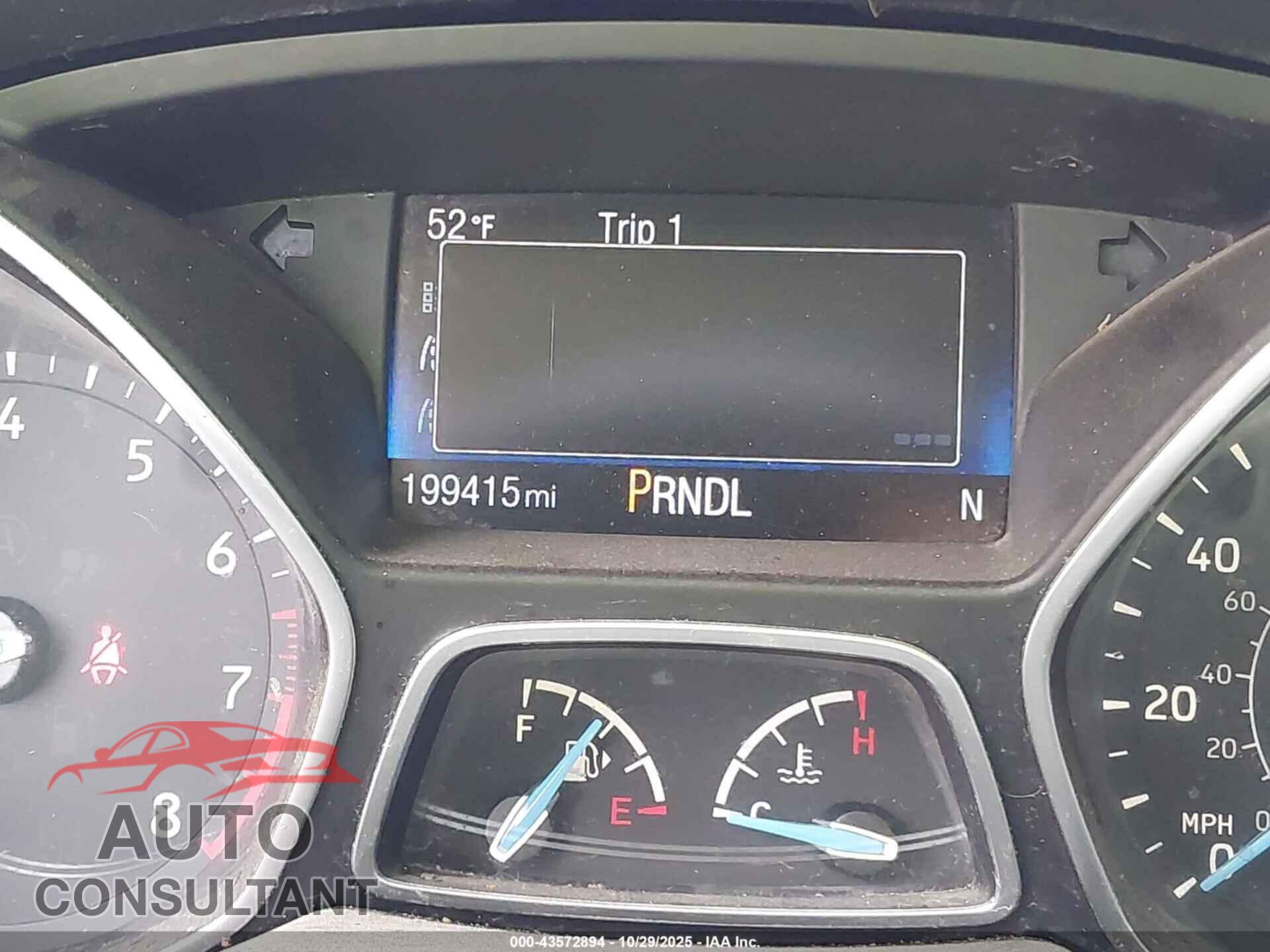 FORD FOCUS 2017 - 1FADP3F20HL201744