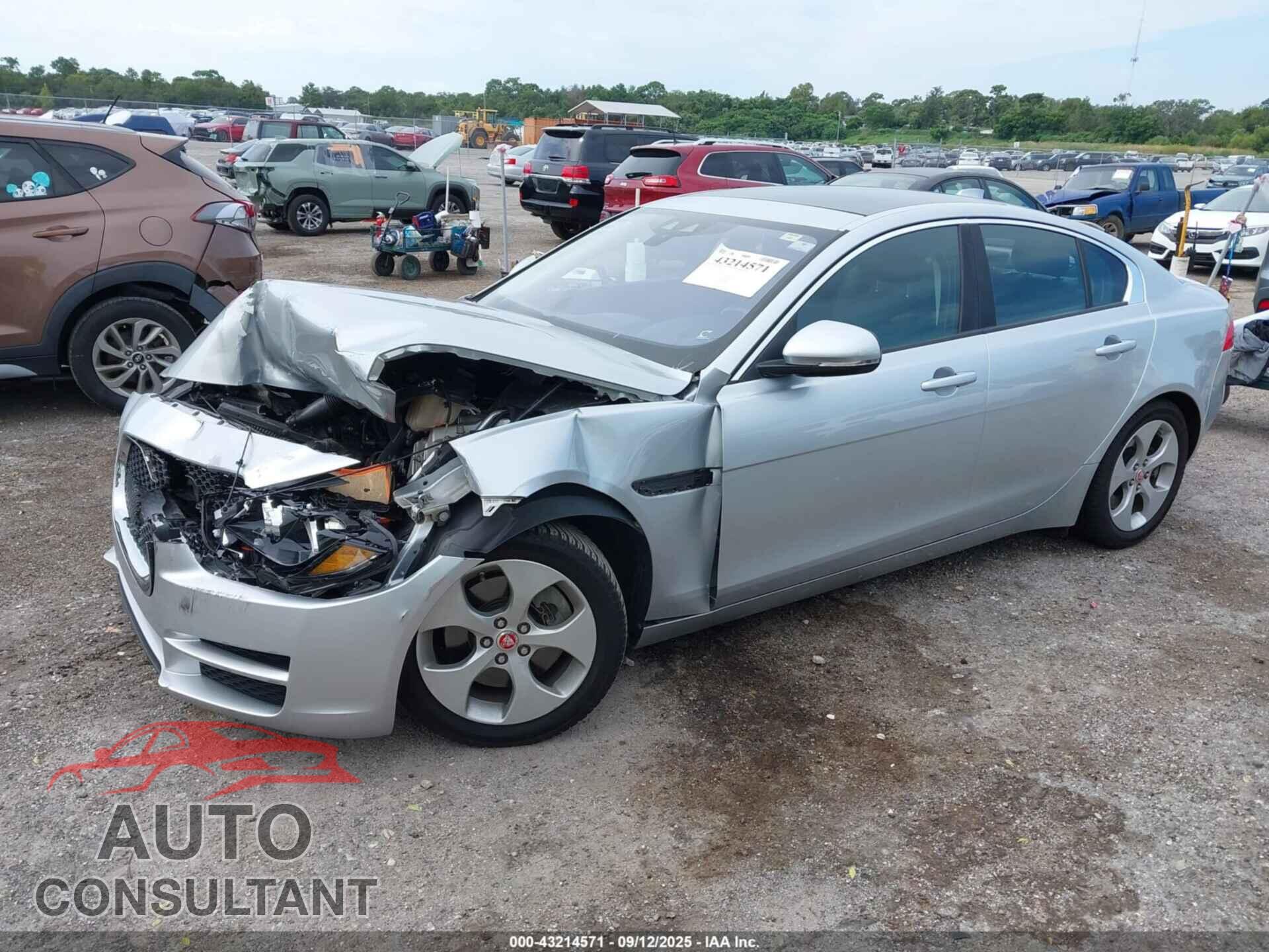 JAGUAR XE 2017 - SAJAR4BG4HA959940