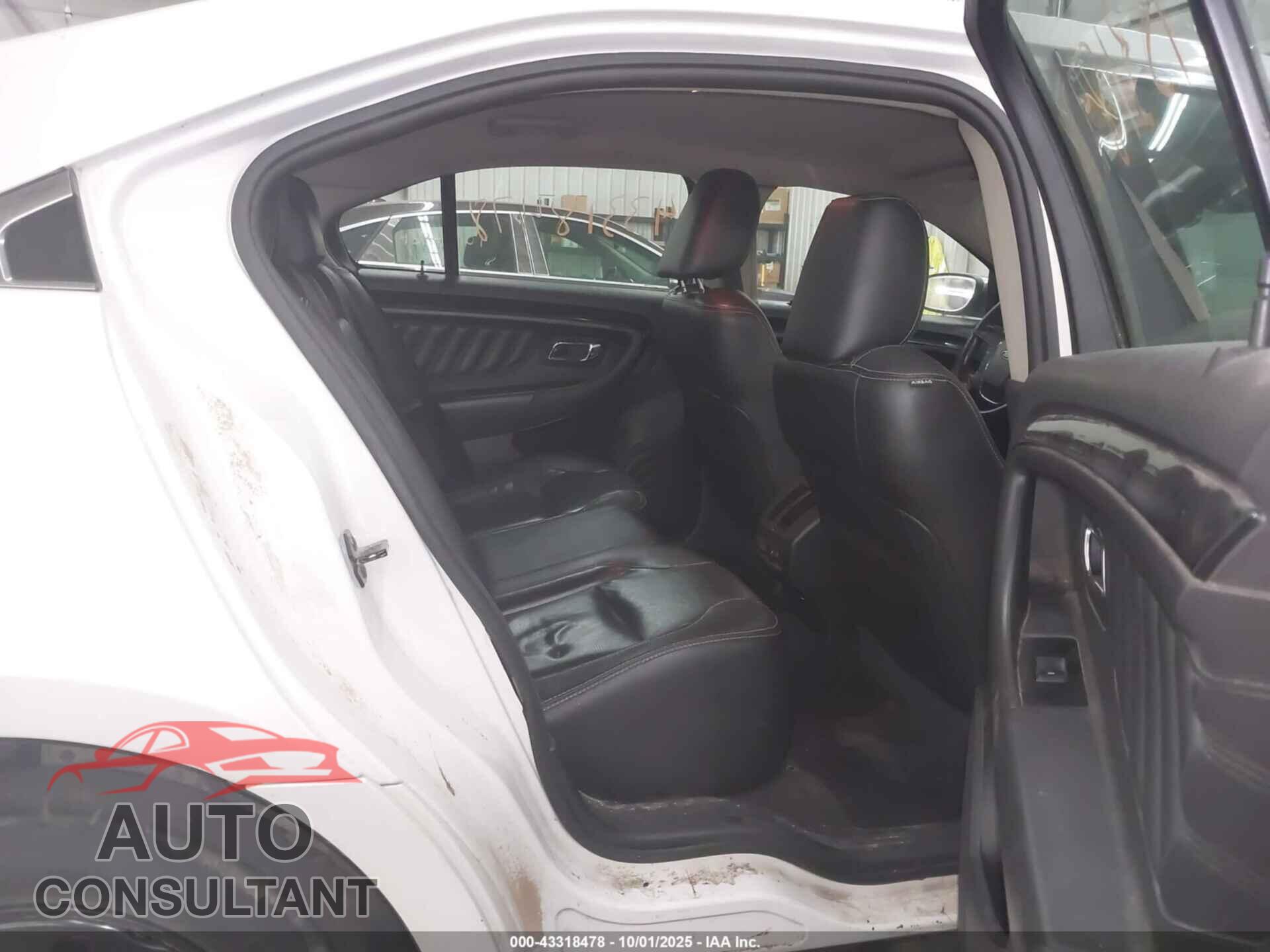 FORD TAURUS 2011 - 1FAHP2FW4BG120180