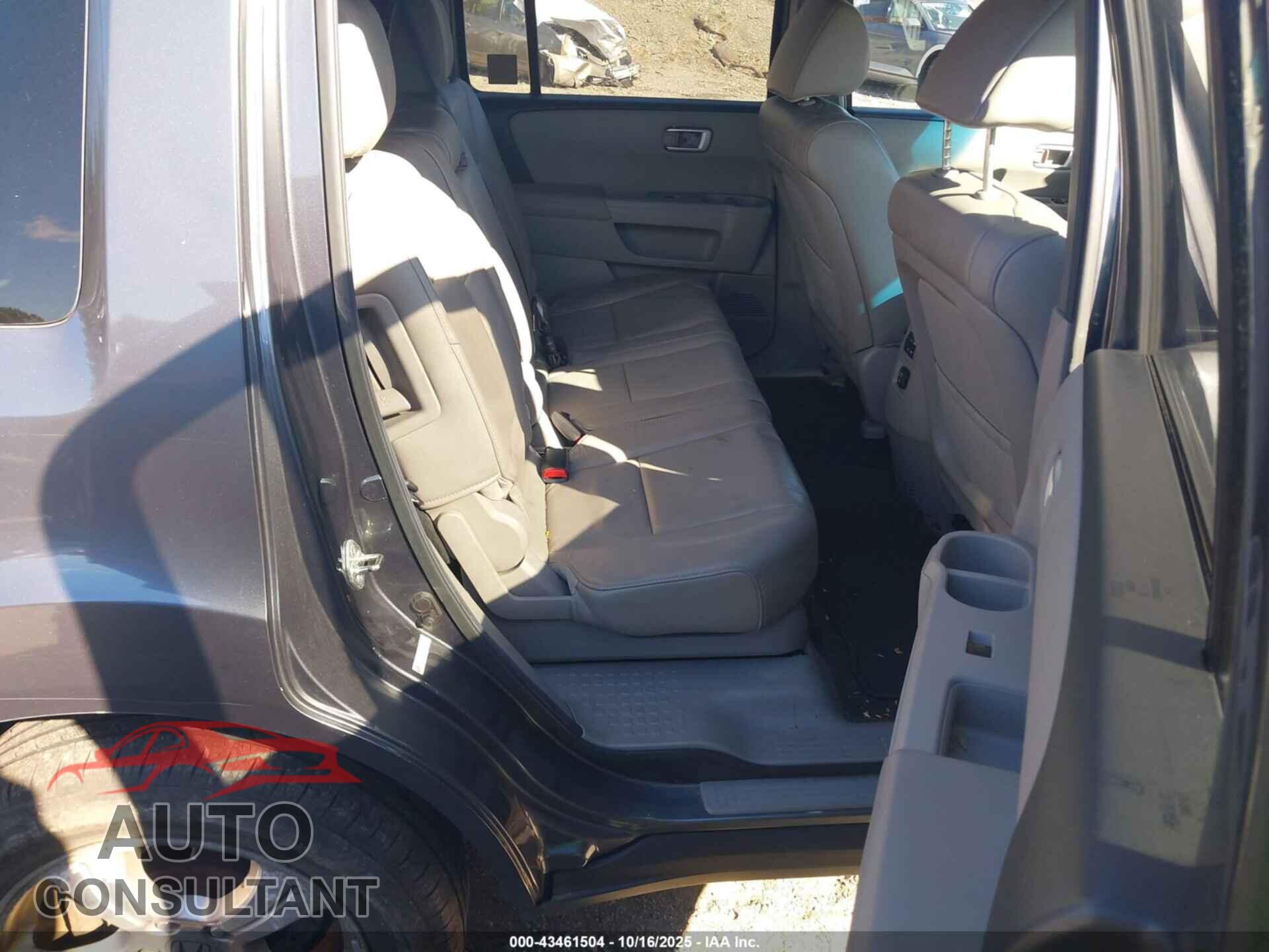 HONDA PILOT 2013 - 5FNYF4H53DB030965