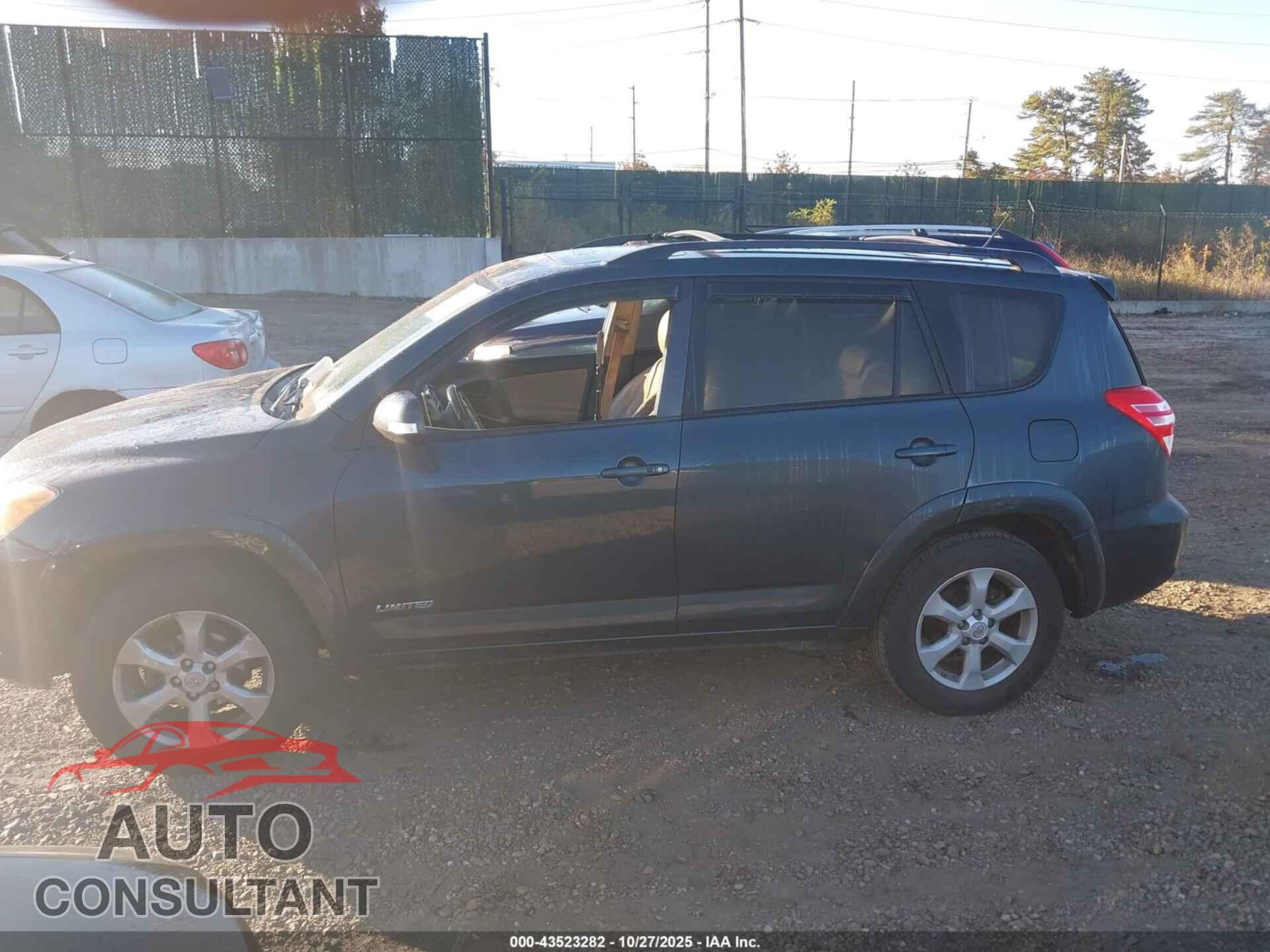 TOYOTA RAV4 2011 - 2T3DF4DV7BW104710