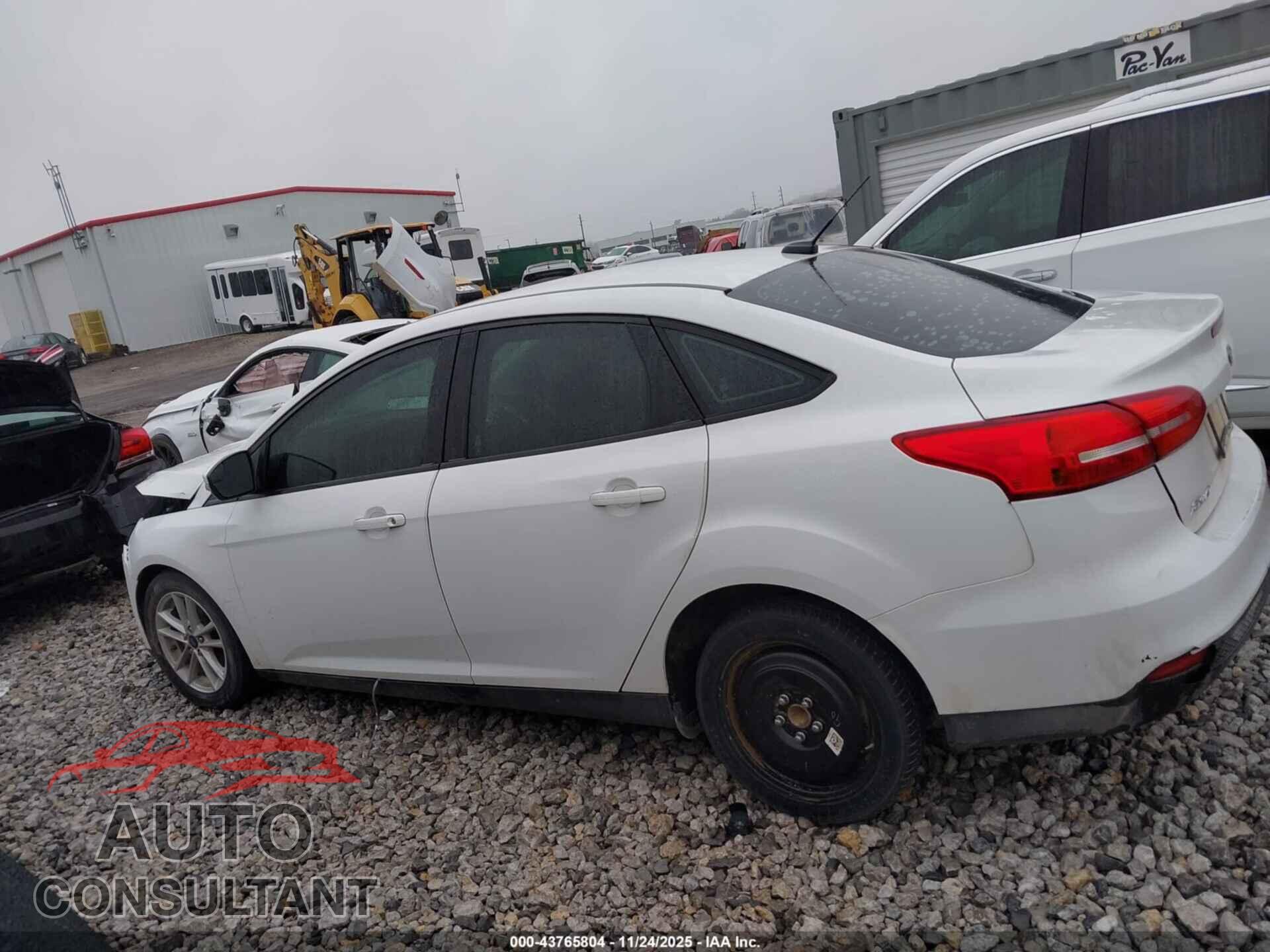 FORD FOCUS 2017 - 1FADP3F20HL337517