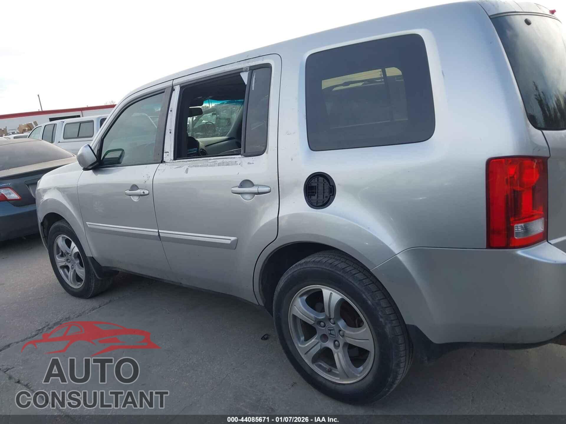 HONDA PILOT 2013 - 5FNYF3H52DB011592