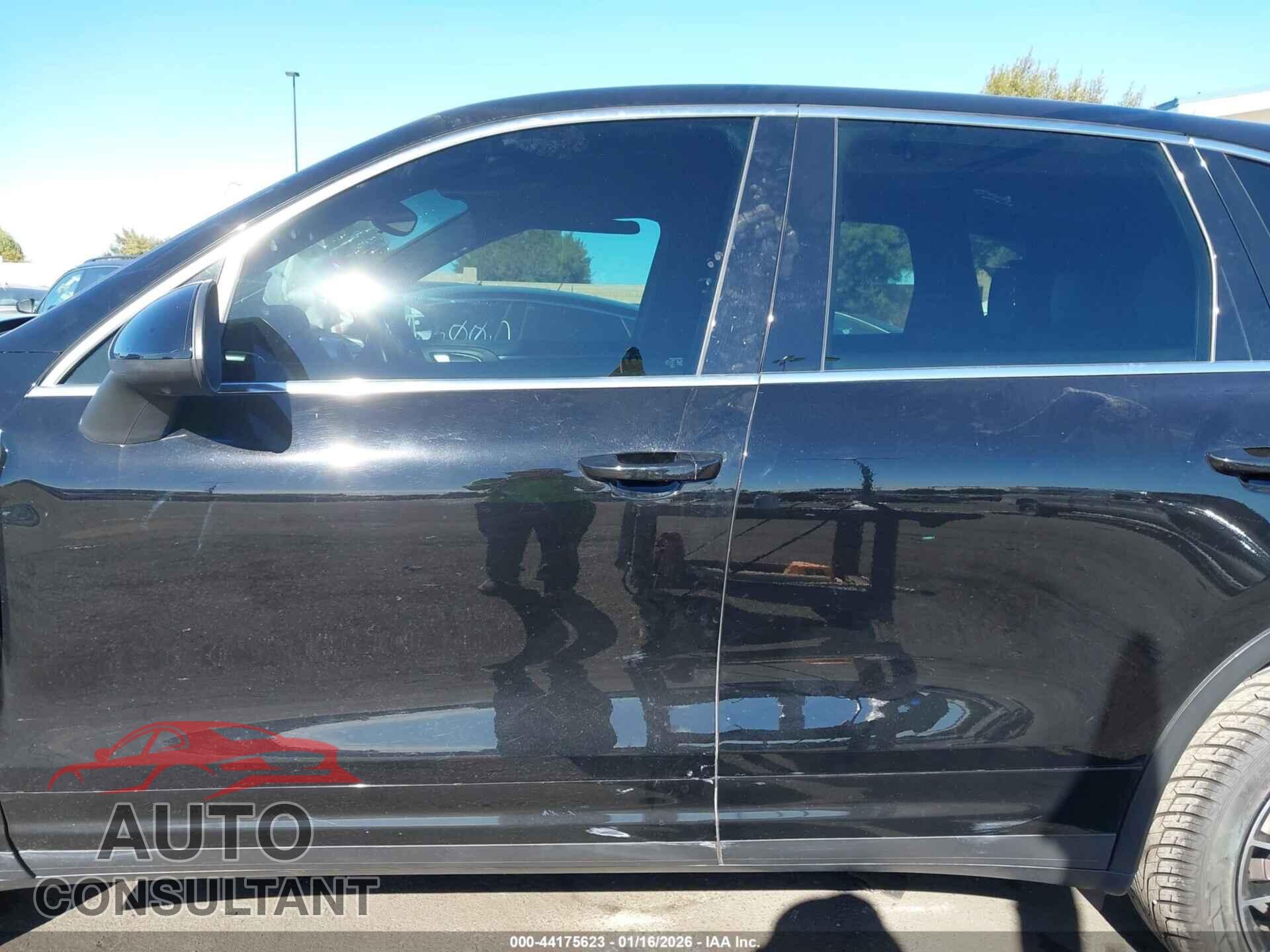 PORSCHE CAYENNE 2012 - WP1AA2A25CLA00543