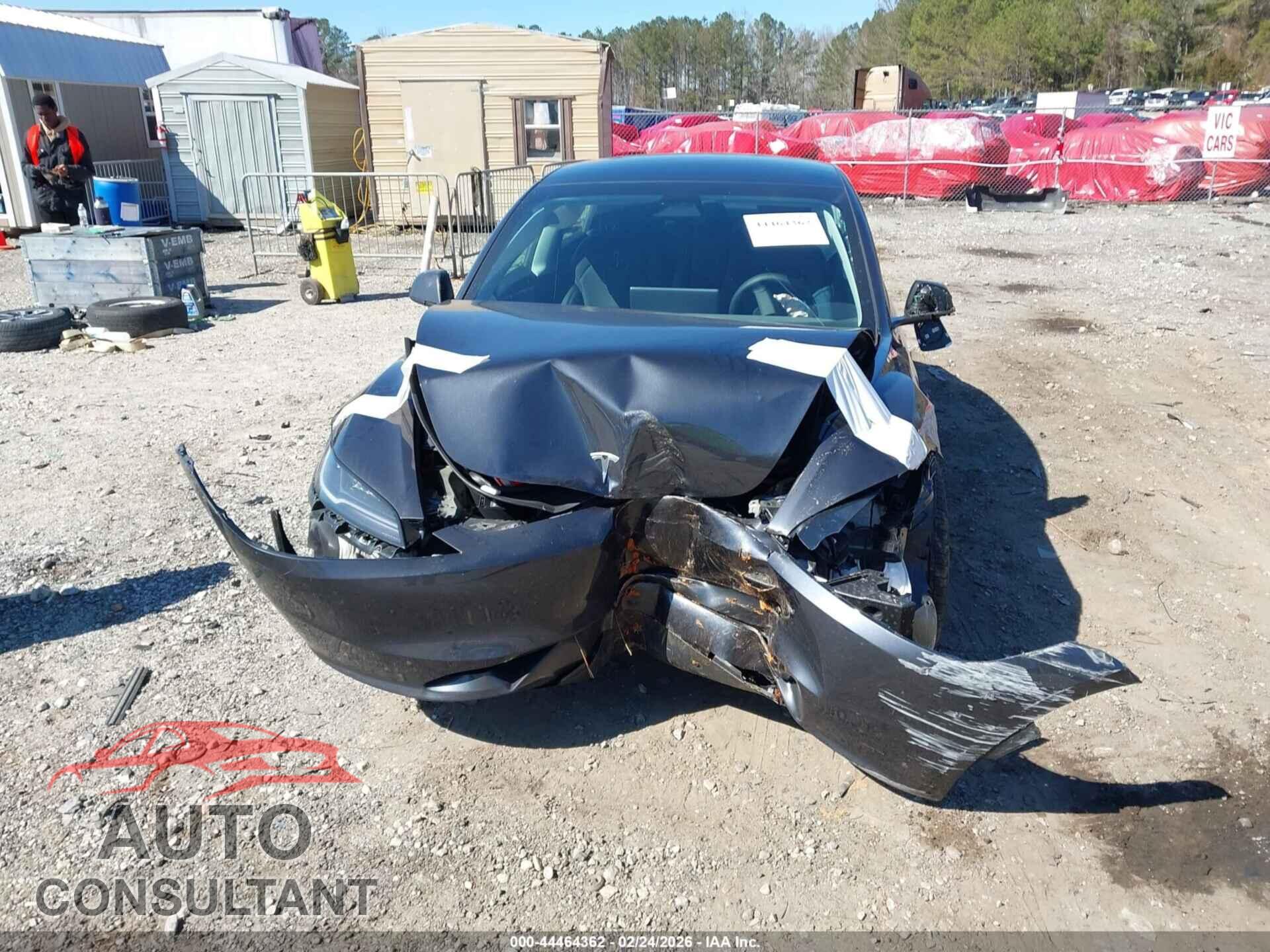 TESLA MODEL 3 2025 - 5YJ3E1EA3SF884817