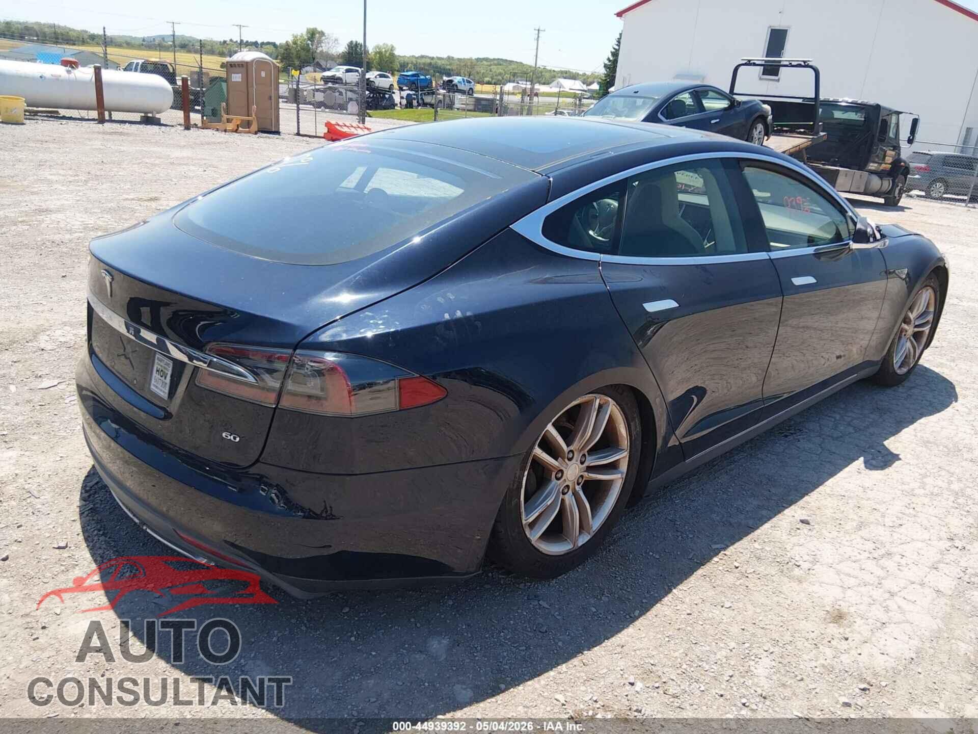 TESLA MODEL S 2013 - 5YJSA1AG1DFP03587