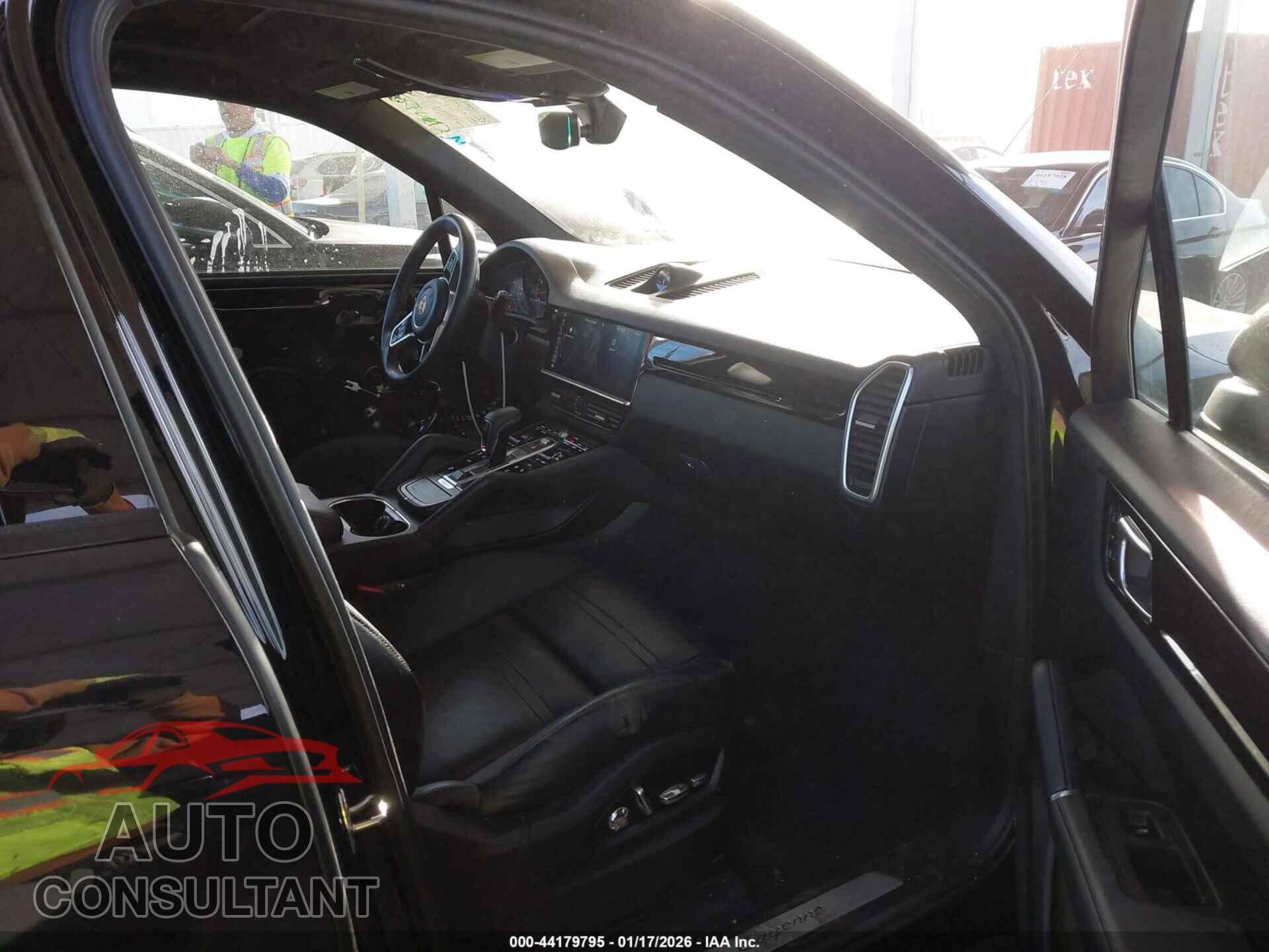 PORSCHE CAYENNE 2019 - WP1AA2AY1KDA12573