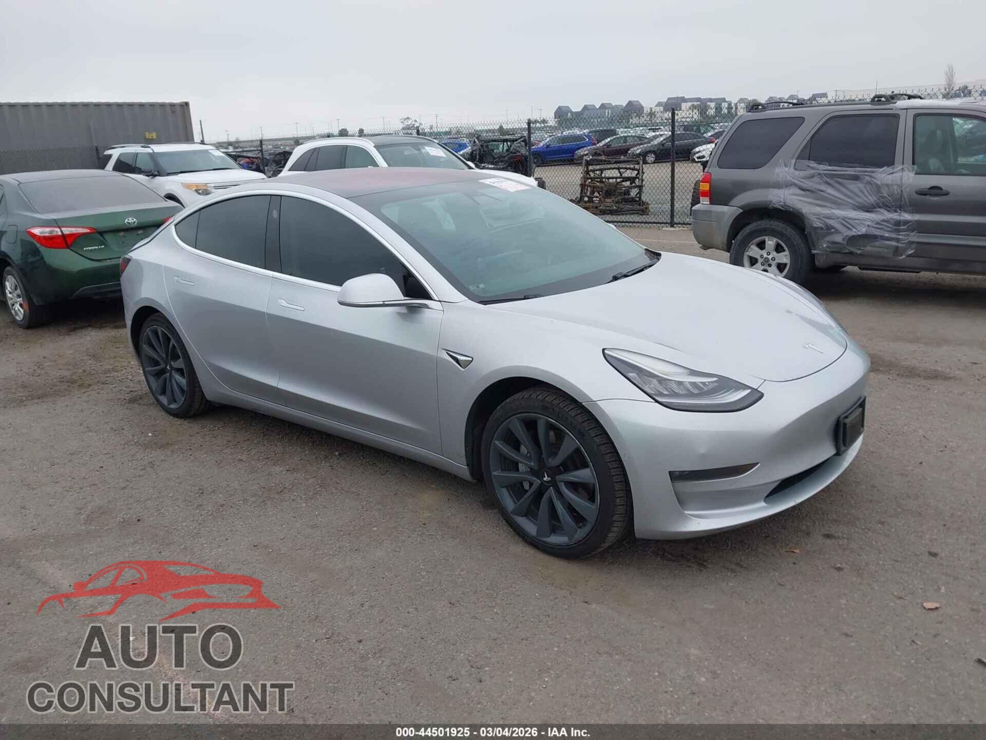 TESLA MODEL 3 2018 - 5YJ3E1EA8JF010929