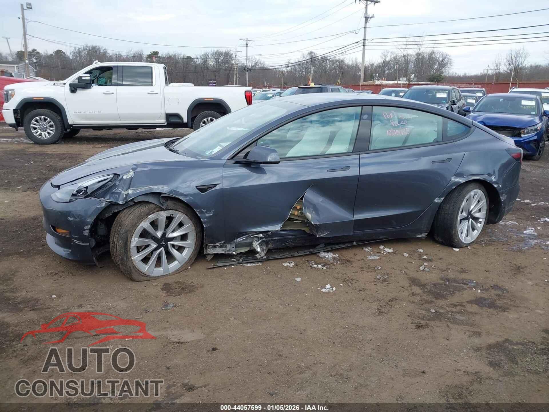 TESLA MODEL 3 2022 - 5YJ3E1EB8NF323171
