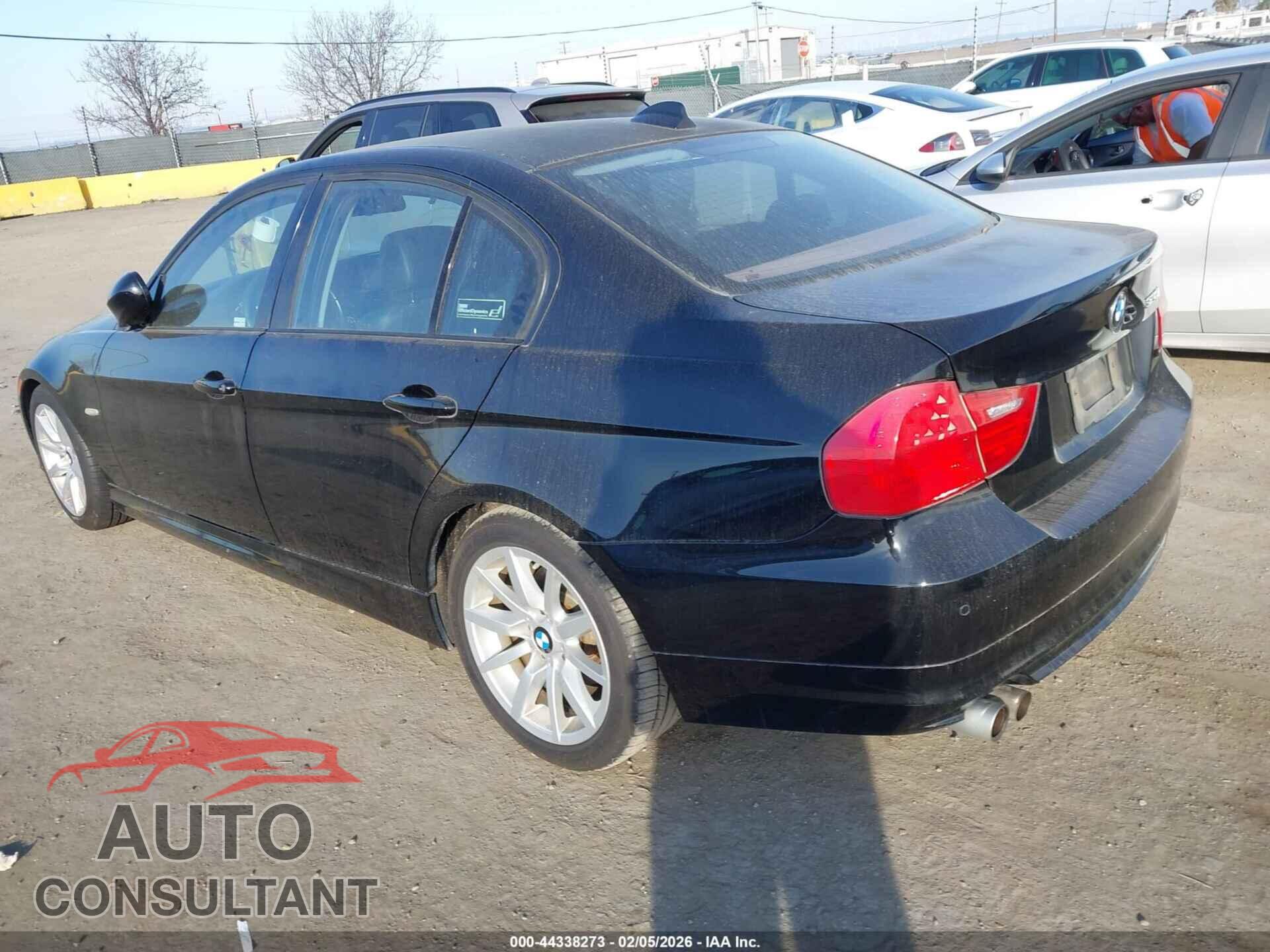 BMW 328I 2011 - WBAPH5G55BNM73076
