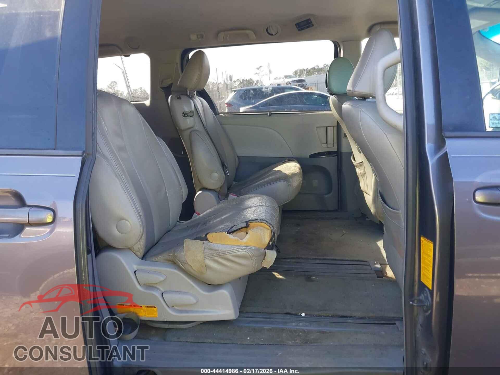 TOYOTA SIENNA 2013 - 5TDKK3DC8DS293366