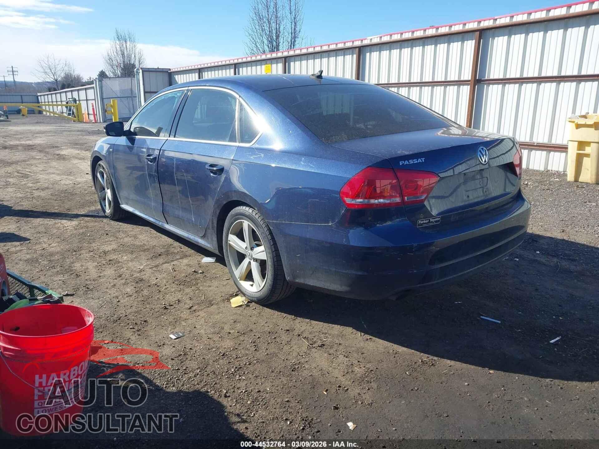 VOLKSWAGEN PASSAT 2015 - 1VWAT7A3XFC095362