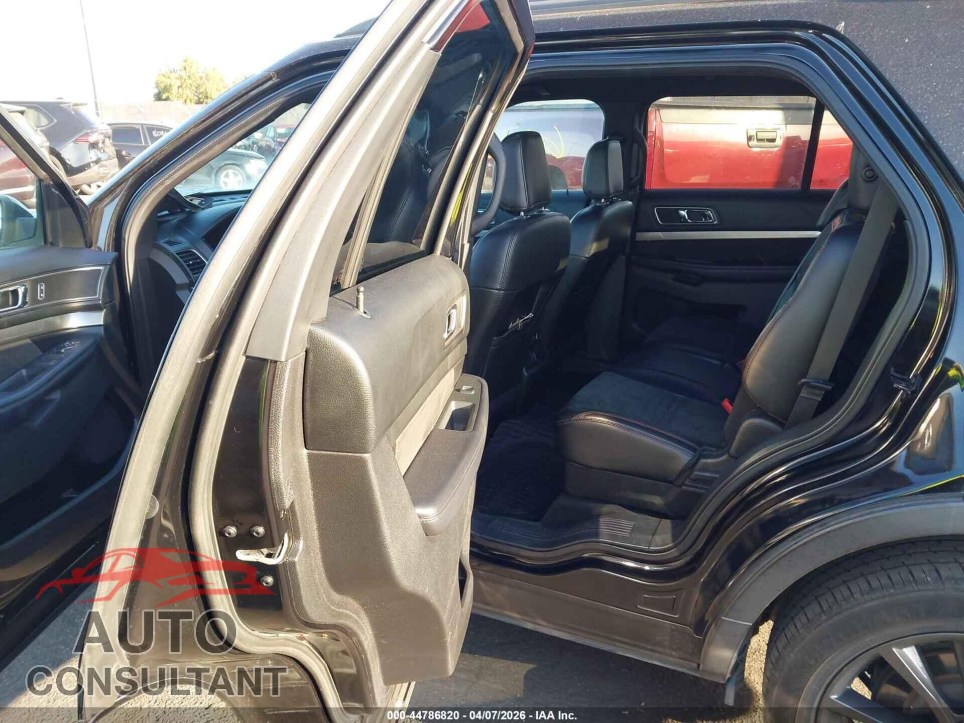 FORD EXPLORER 2018 - 1FM5K7D82JGB18287