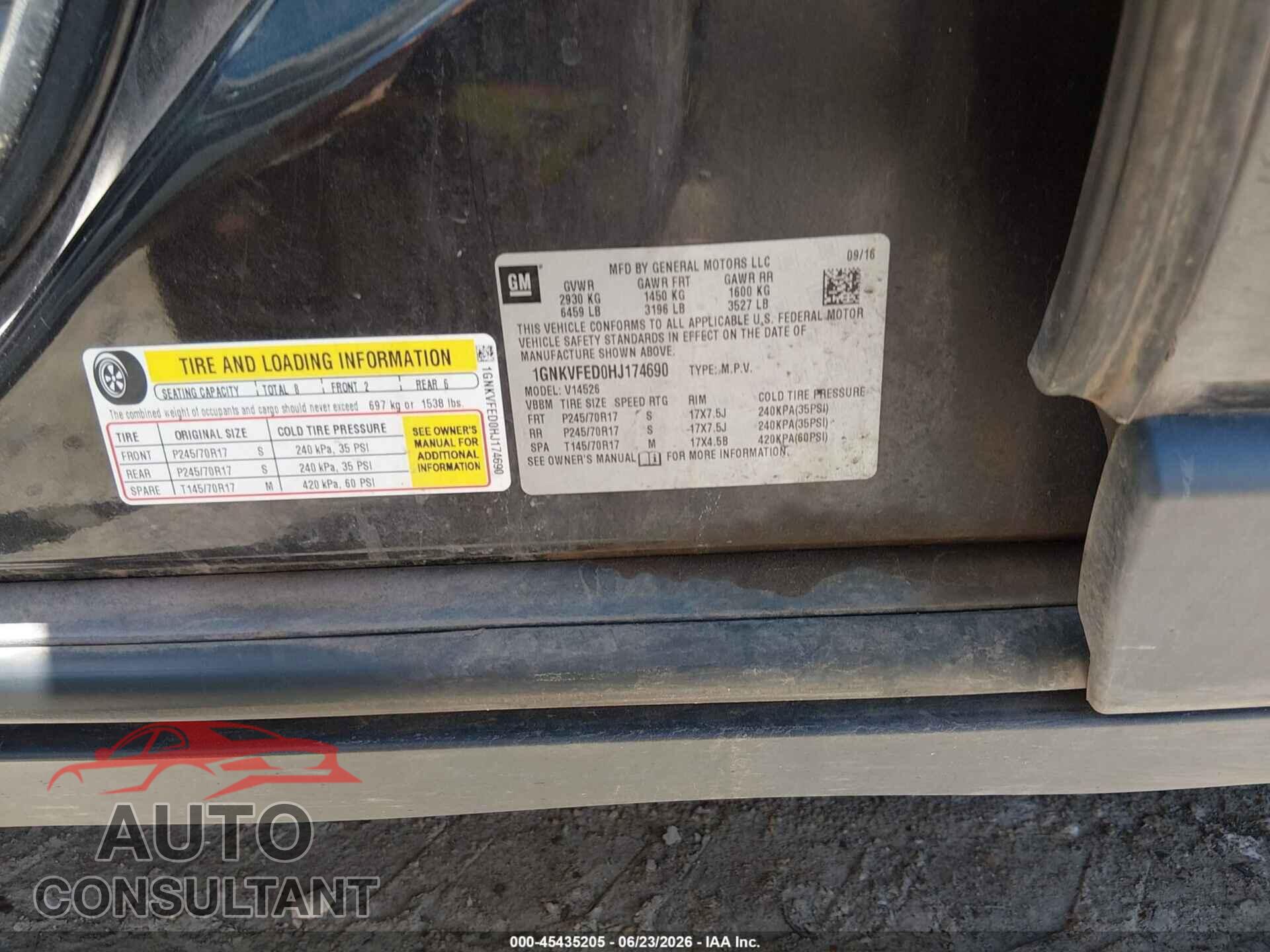 CHEVROLET TRAVERSE 2017 - 1GNKVFED0HJ174690