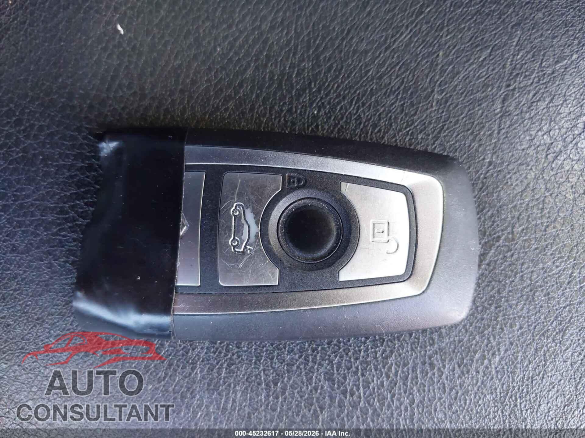 BMW 528I 2013 - WBAXH5C59DD111492
