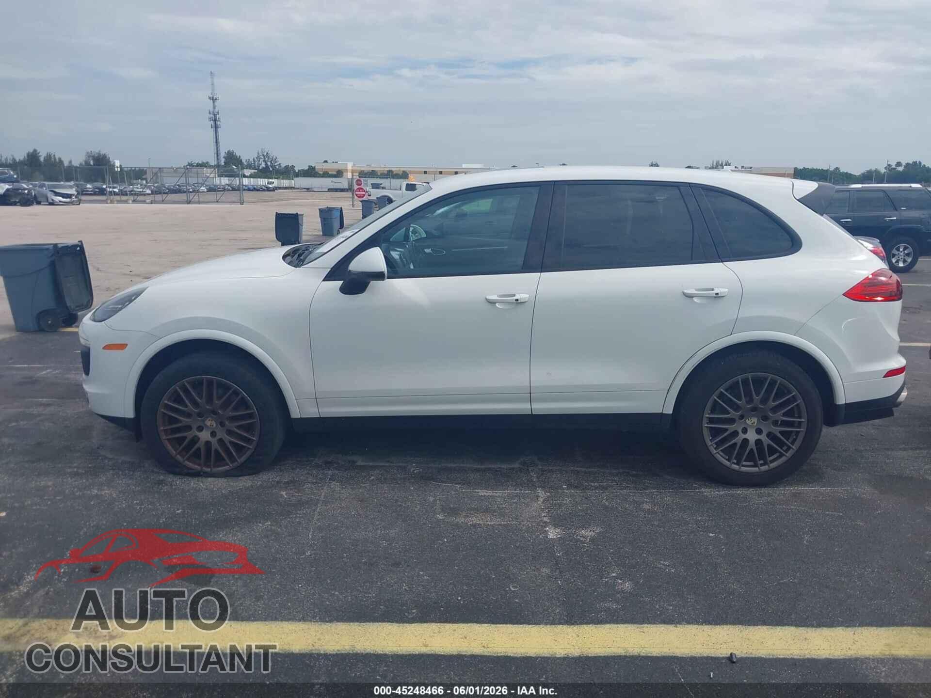 PORSCHE CAYENNE 2017 - WP1AA2A29HKA82869