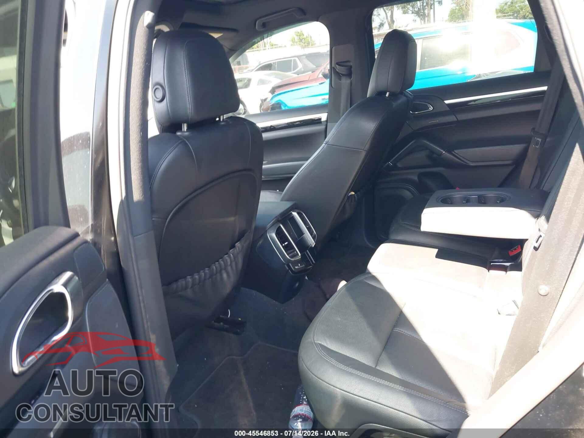 PORSCHE CAYENNE 2012 - WP1AA2A20CLA12566