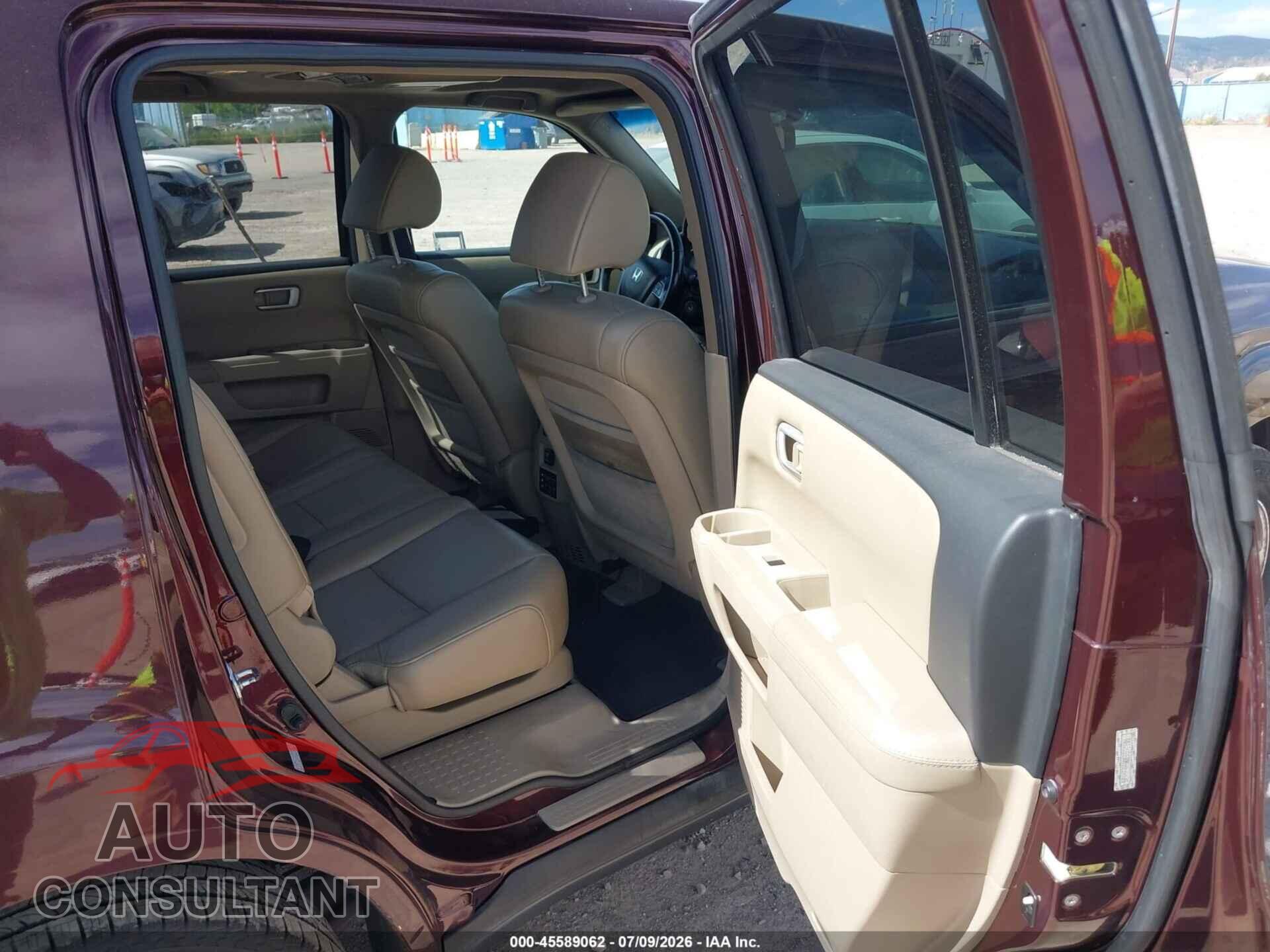 HONDA PILOT 2011 - 5FNYF4H60BB070801