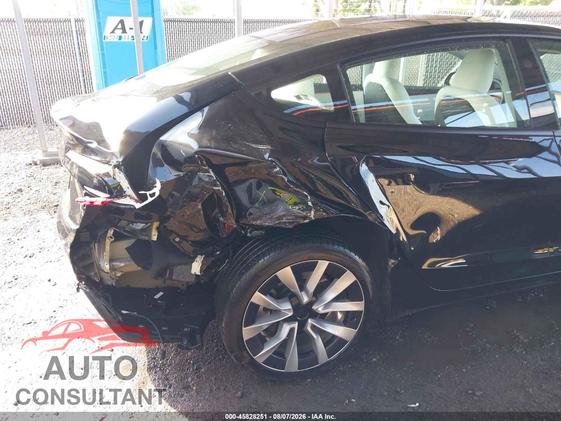 TESLA MODEL 3 2024 - 5YJ3E1EA5RF833071