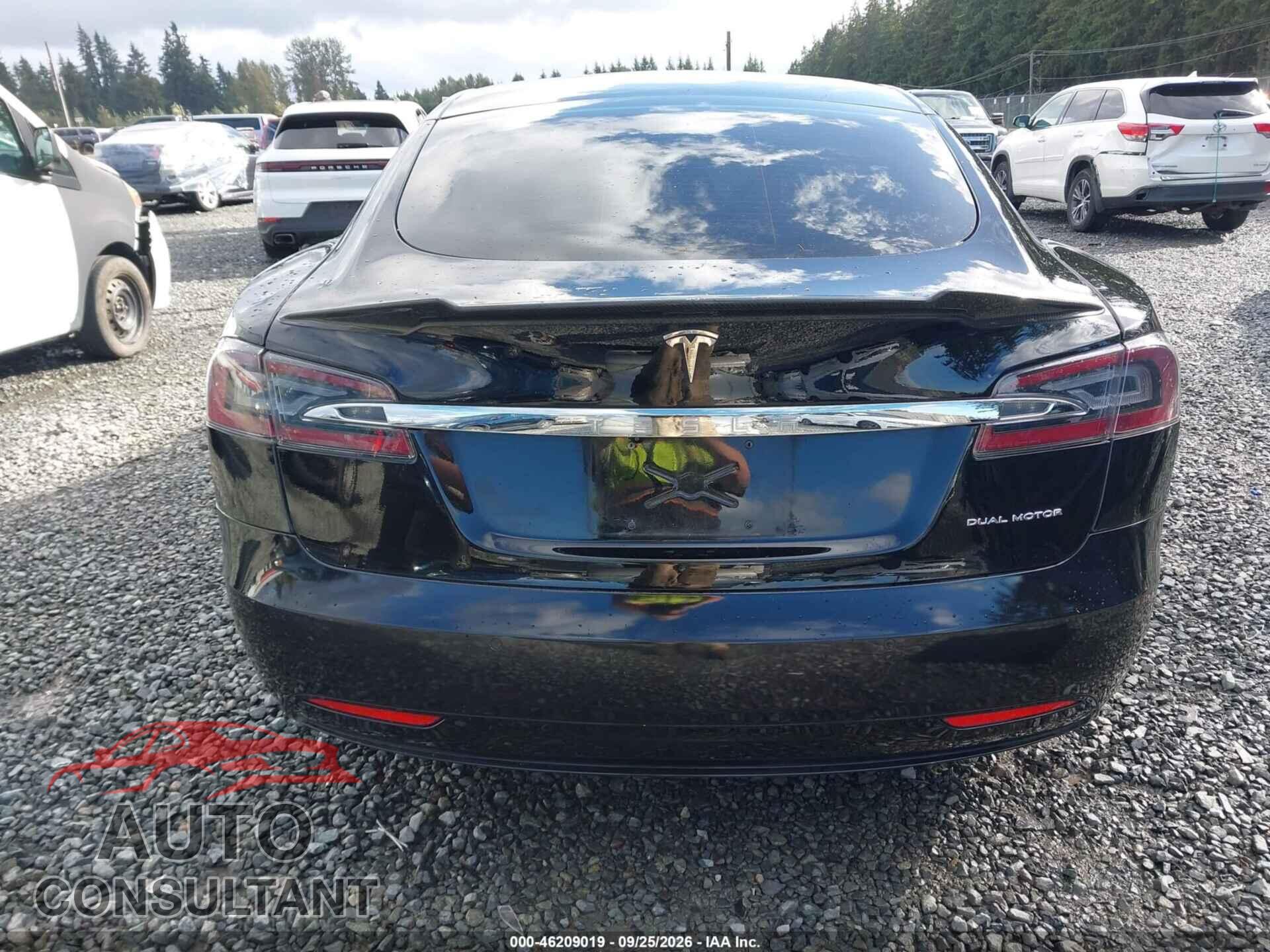 TESLA MODEL S 2020 - 5YJSA1E29LF388552