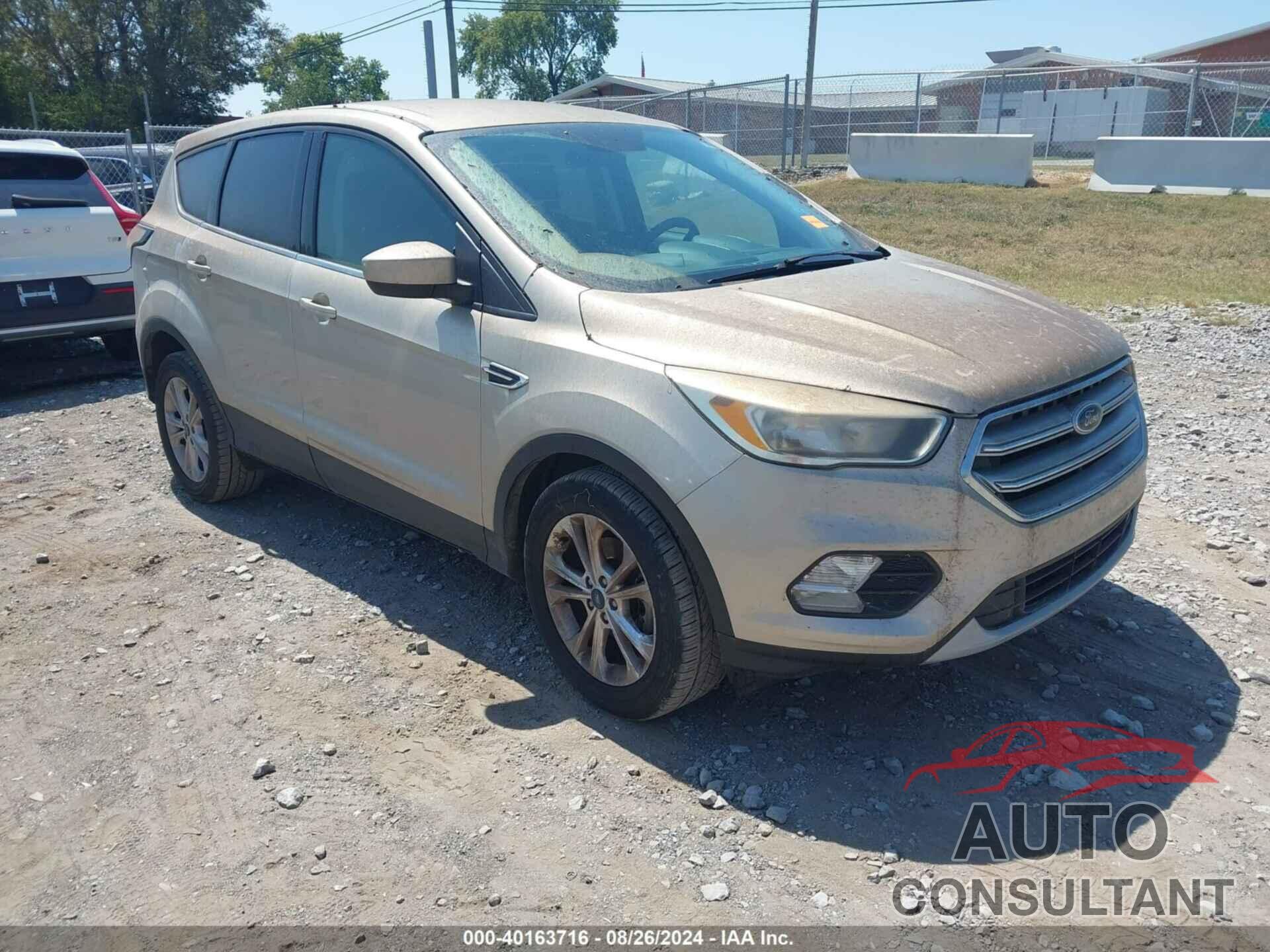 FORD ESCAPE 2017 - 1FMCU0GD5HUC92674