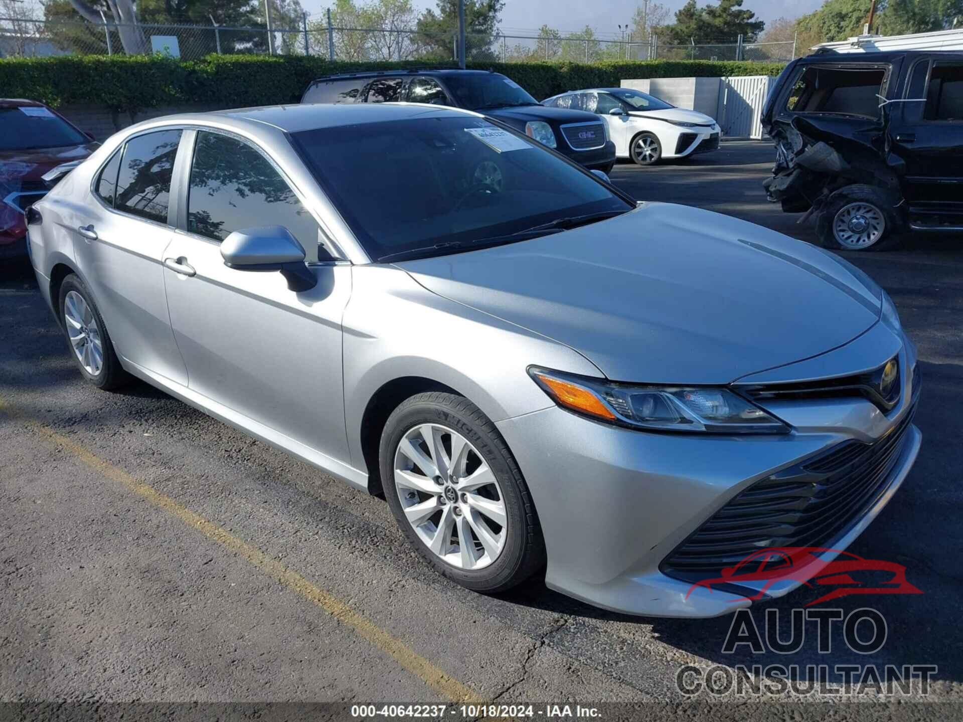 TOYOTA CAMRY 2018 - 4T1B11HK4JU576536