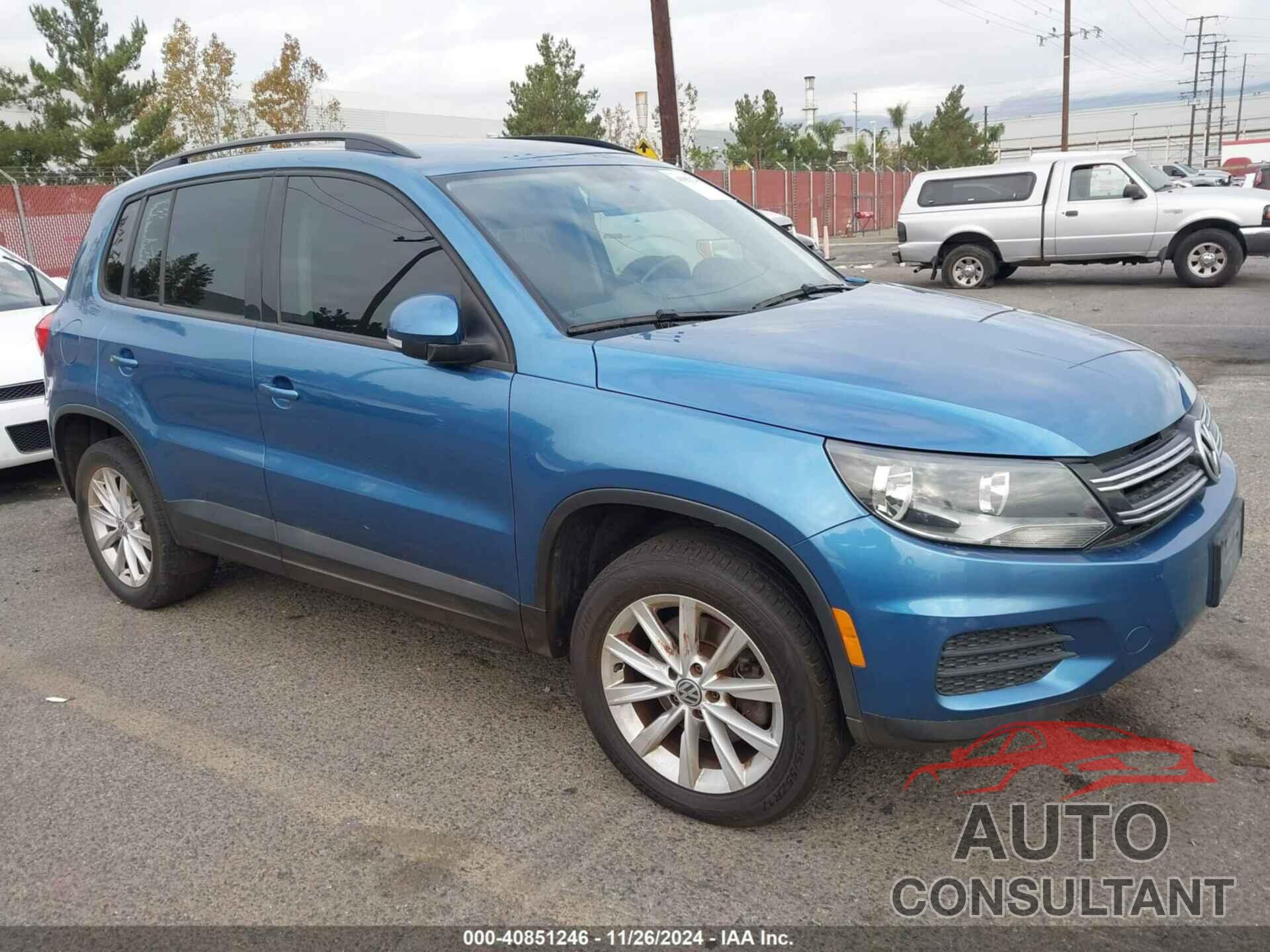 VOLKSWAGEN TIGUAN 2017 - WVGAV7AX9HK050742