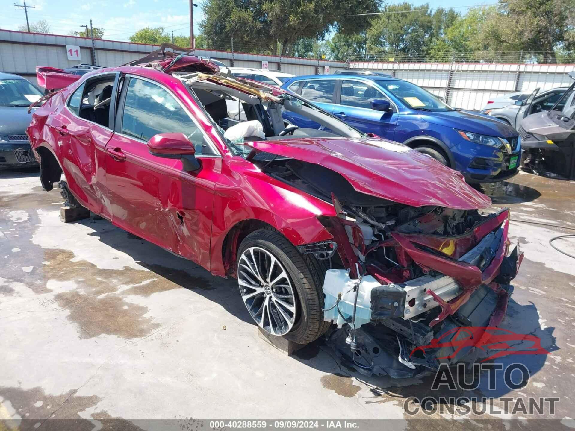 TOYOTA CAMRY 2018 - 4T1B11HK7JU646773