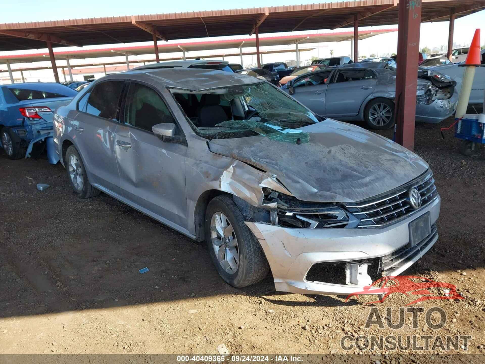 VOLKSWAGEN PASSAT 2018 - 1VWAA7A32JC044677