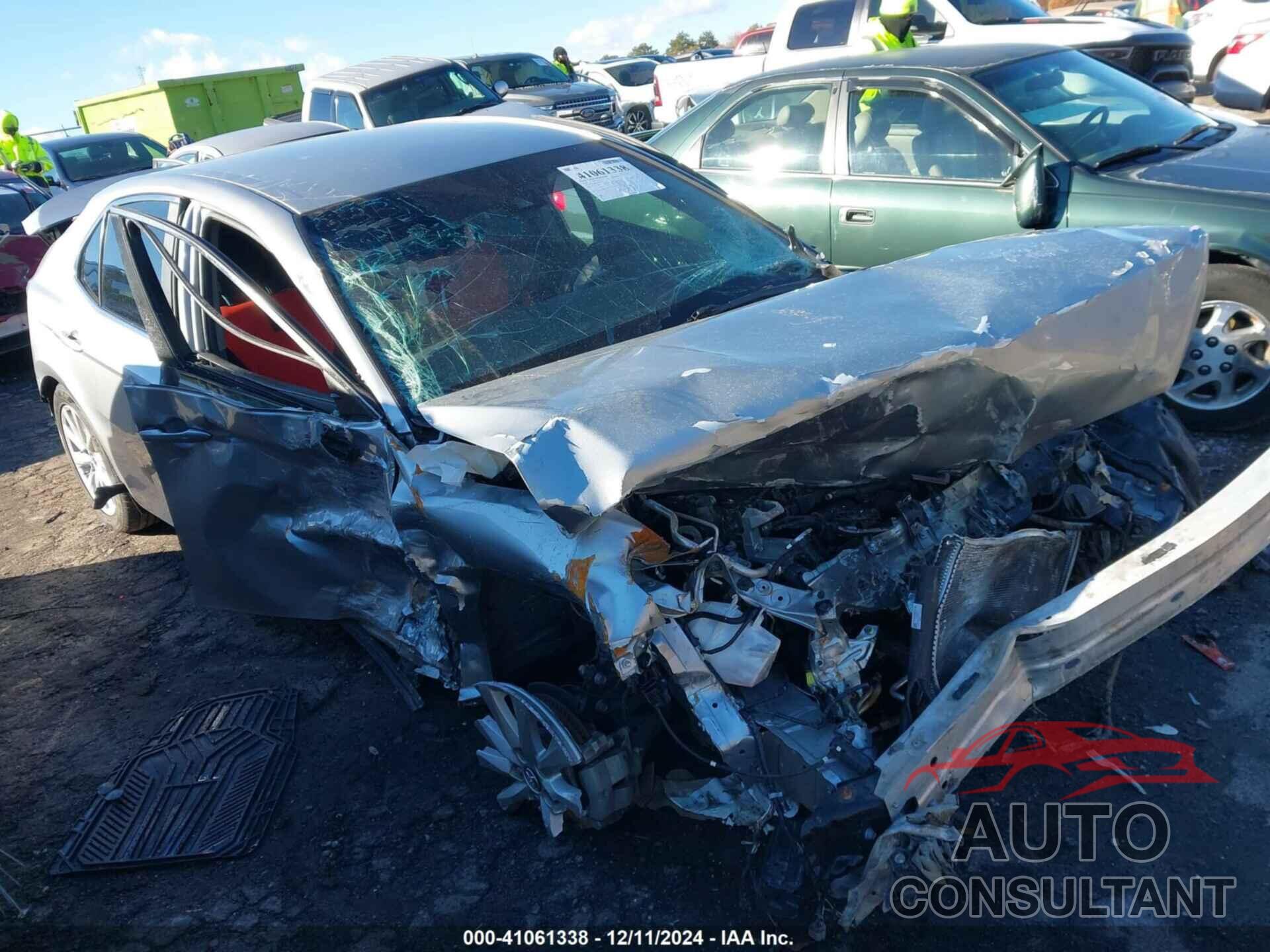 TOYOTA CAMRY 2018 - 4T1B11HK6JU650331