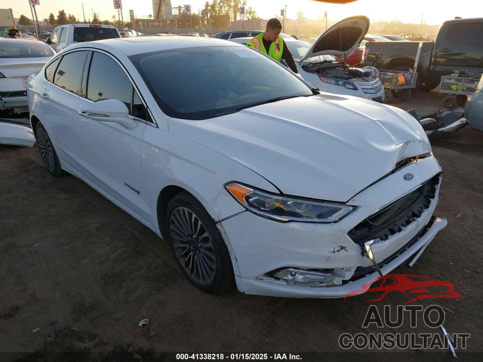 FORD FUSION HYBRID 2018 - 3FA6P0RU9JR111570